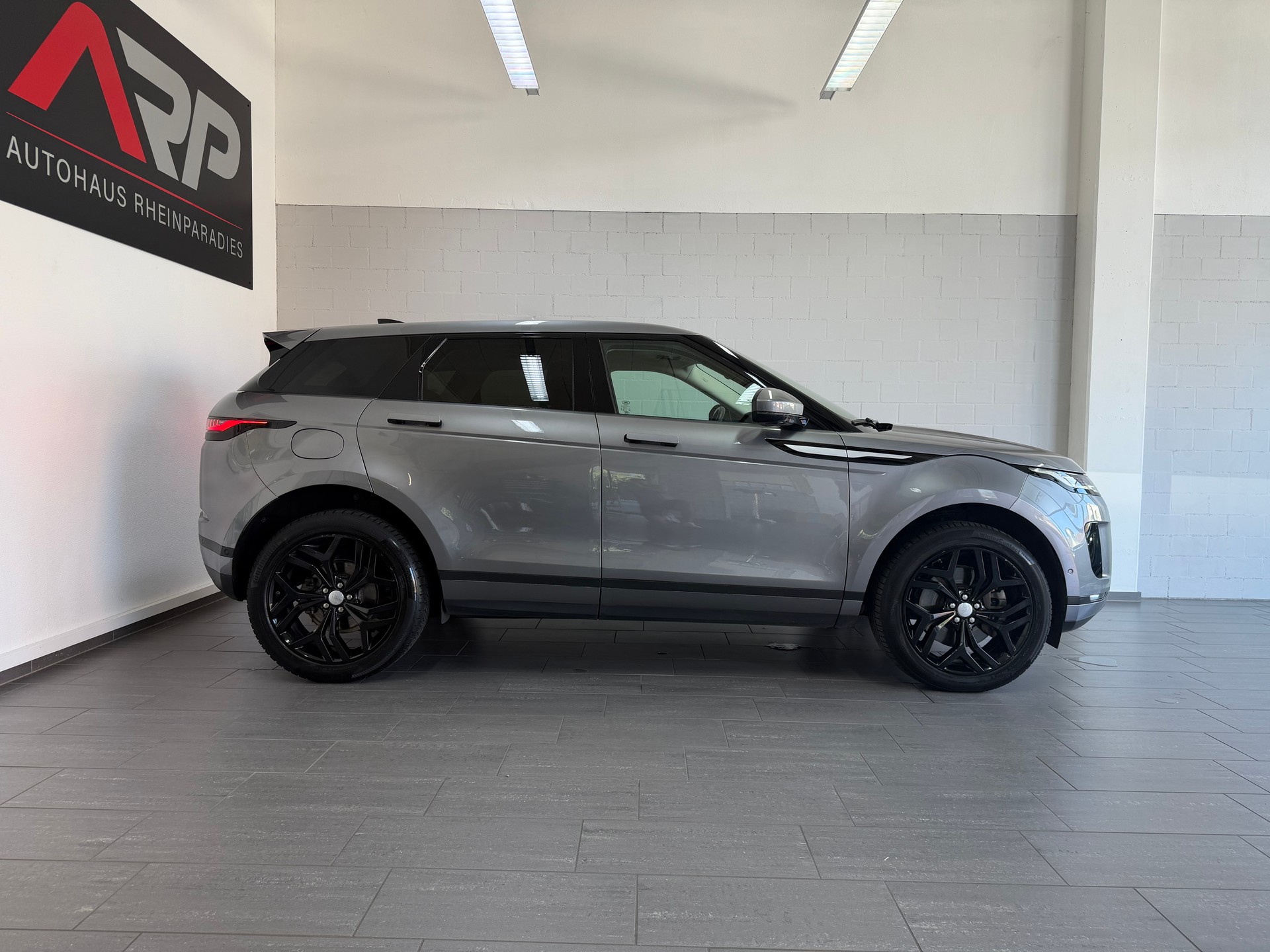 LAND ROVER Range Rover Evoque R-Dynamic P 200 HSE AT9-image-2