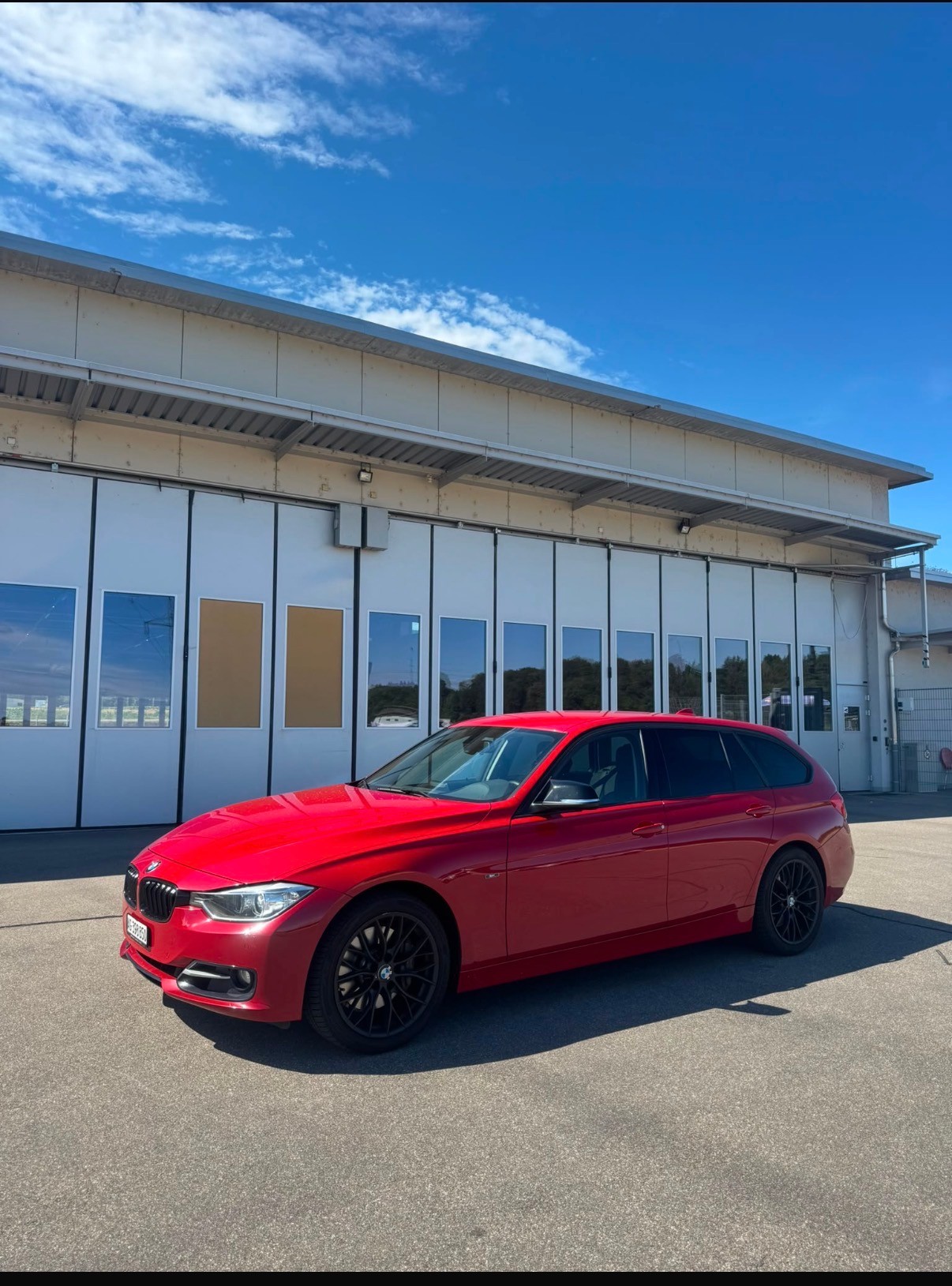 BMW BMW 335i F31 Touring – Handsschaltung | Heckantrieb | Frisch ab MFK | Top gepflegt-image-0