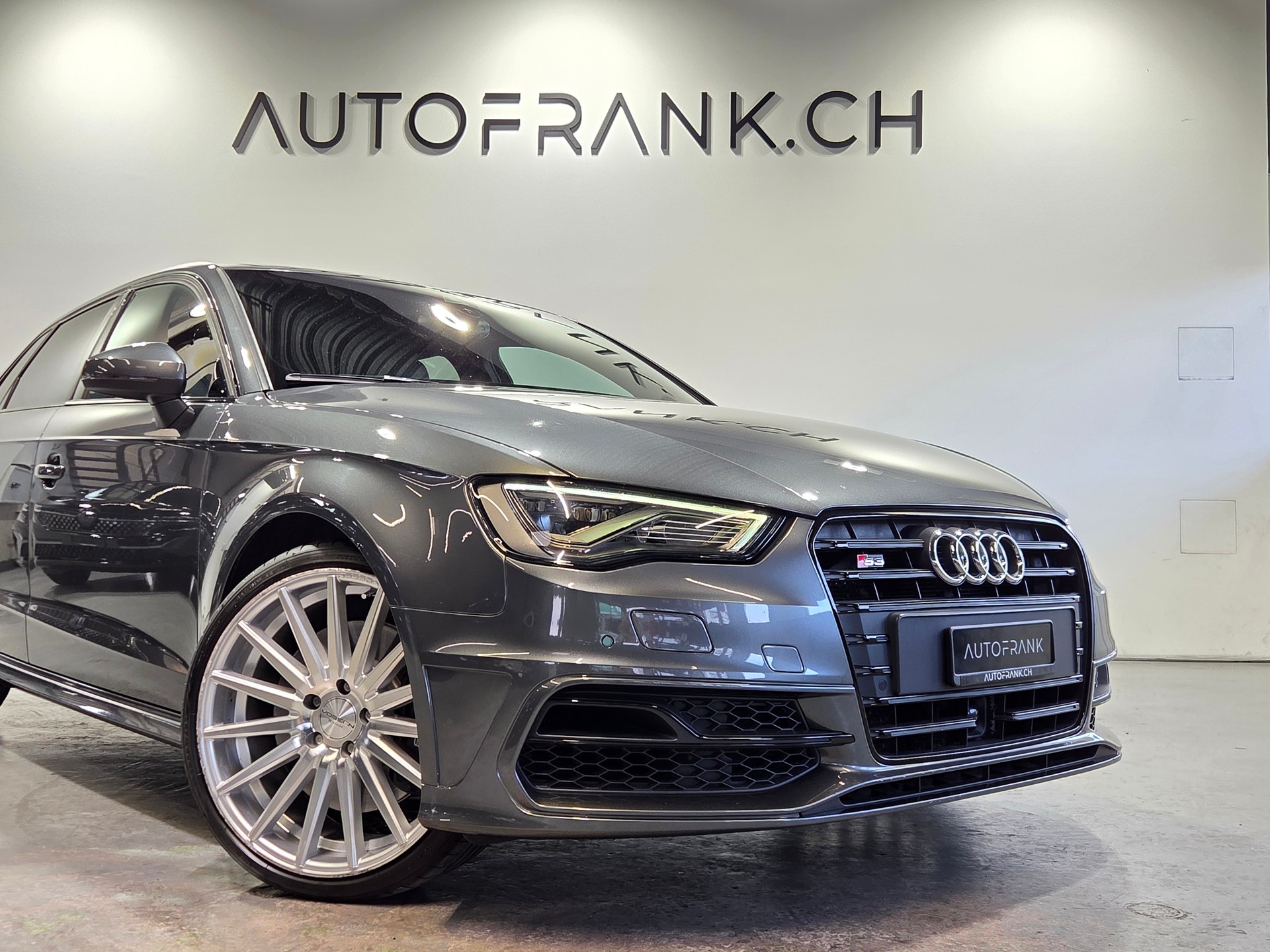 AUDI S3 Sportback 2.0 T FSI quattro S-Tronic-image-13