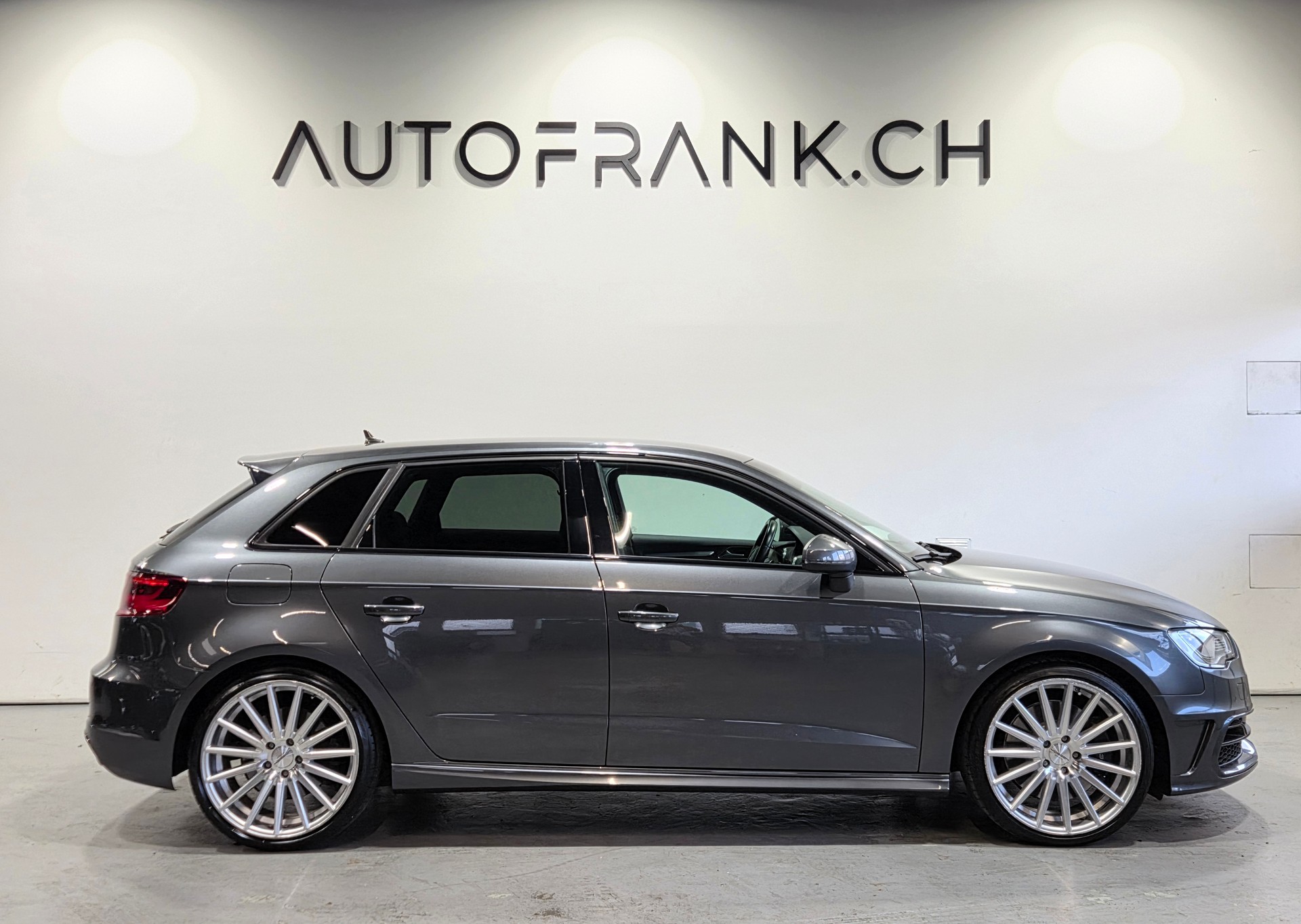 AUDI S3 Sportback 2.0 T FSI quattro S-Tronic-image-1