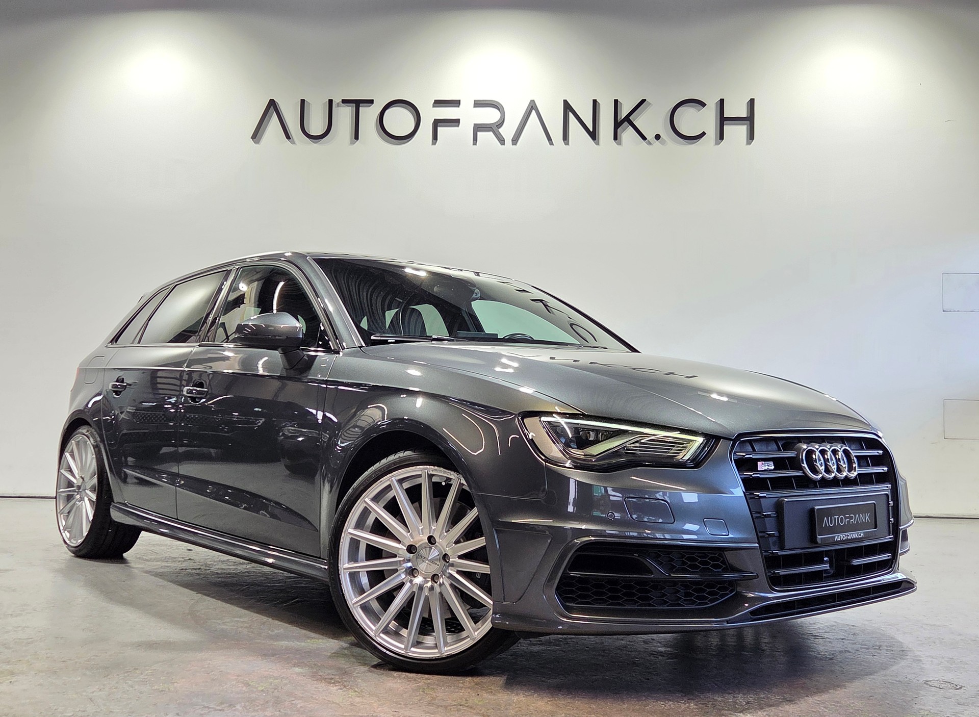 AUDI S3 Sportback 2.0 T FSI quattro S-Tronic-image-12