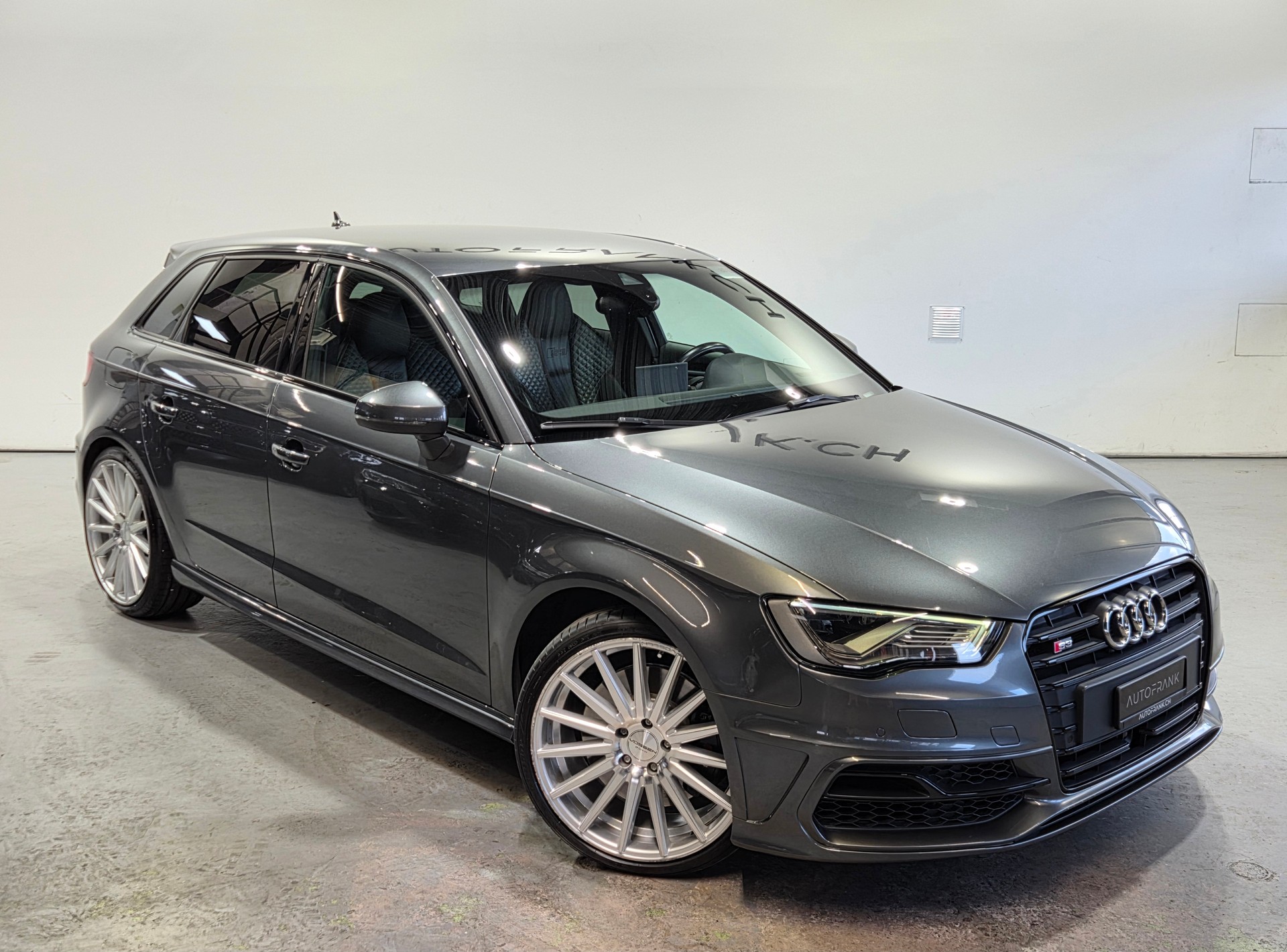 AUDI S3 Sportback 2.0 T FSI quattro S-Tronic-image-14