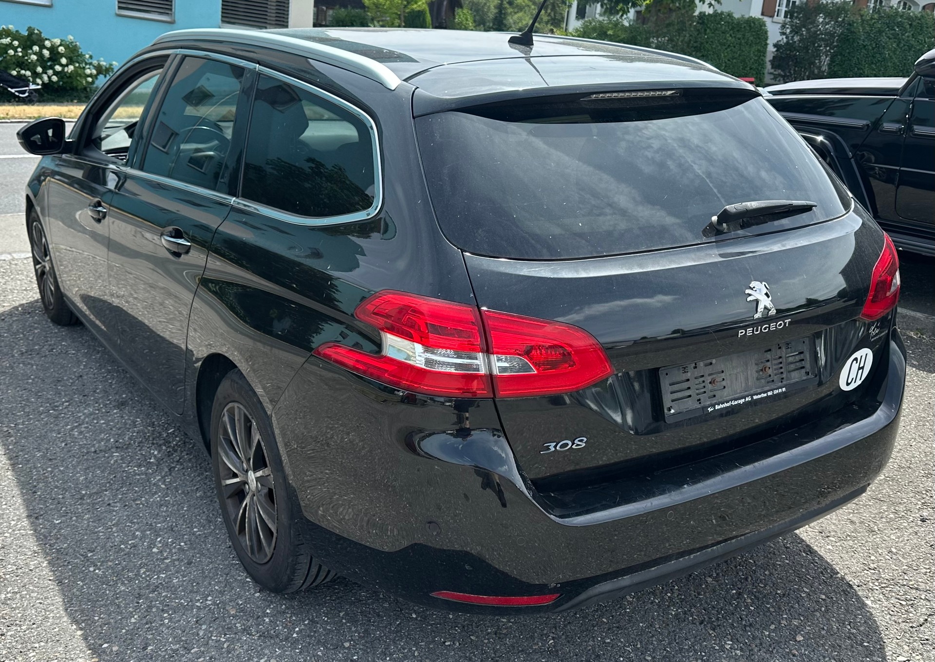 PEUGEOT 308 SW 1.2 THP Active-image-11