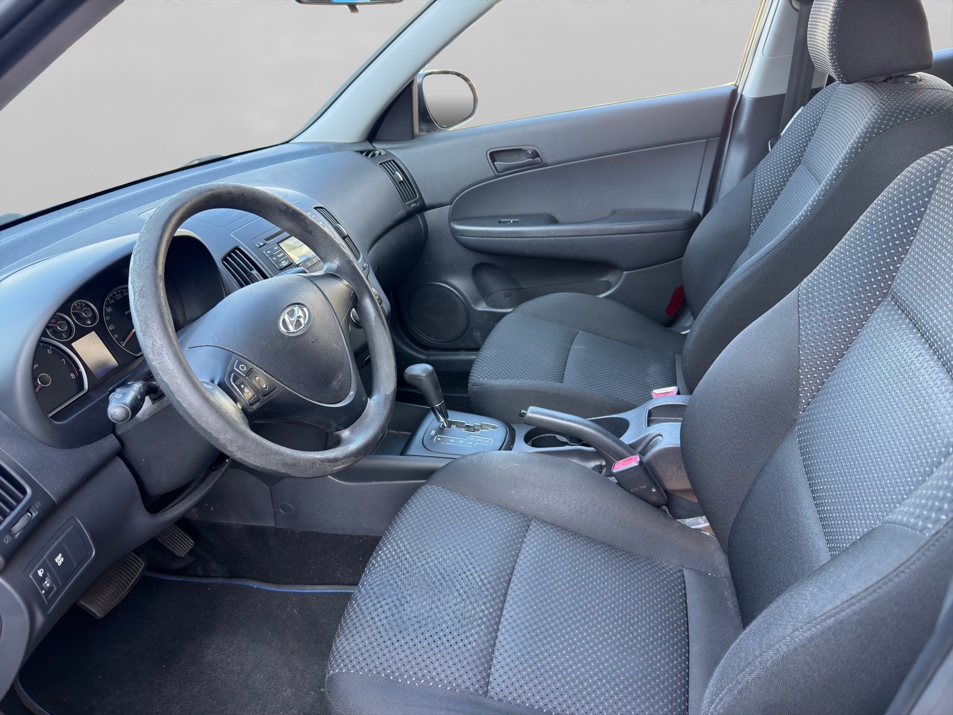 HYUNDAI i30 1.6 Style-image-8
