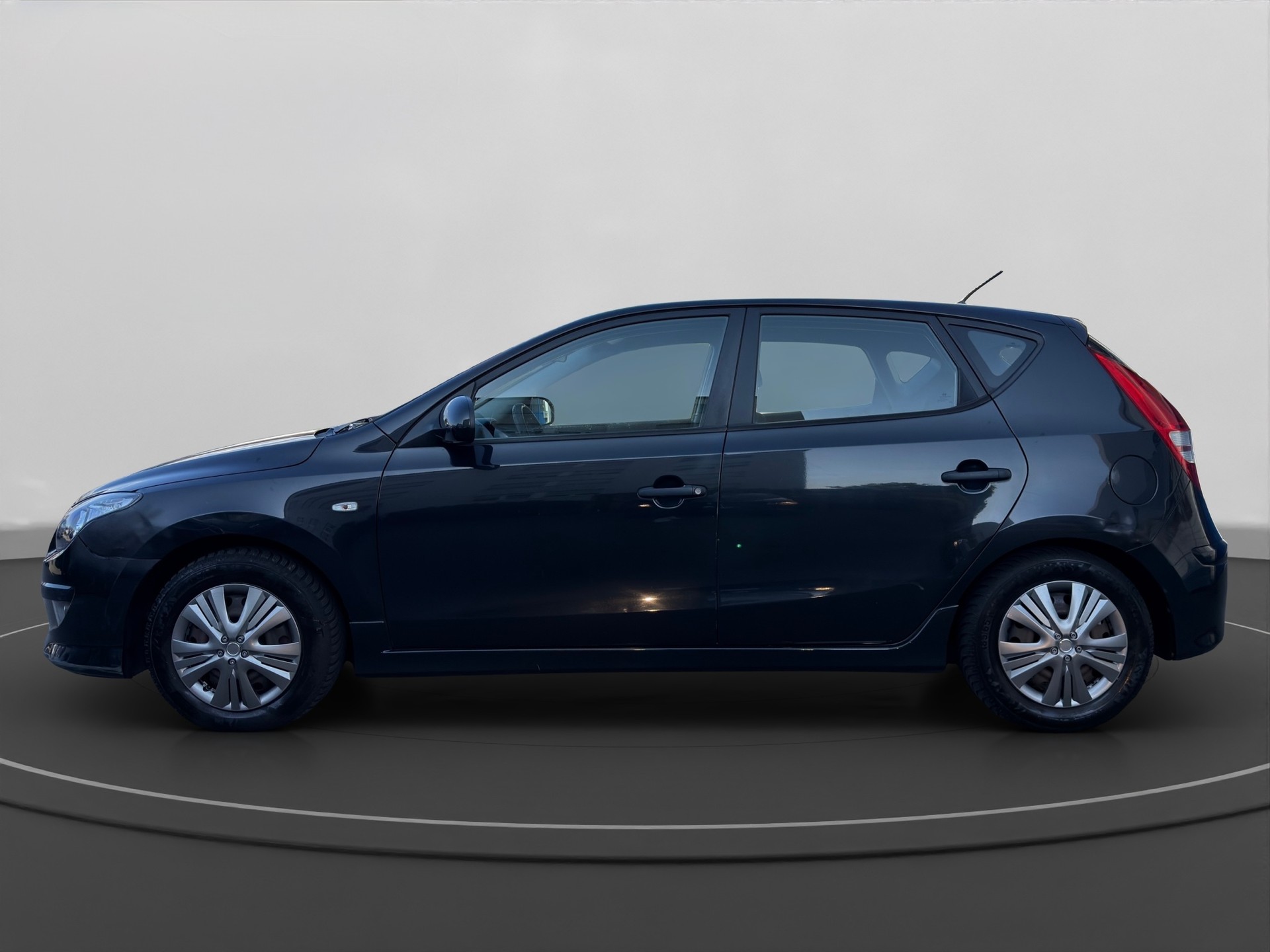 HYUNDAI i30 1.6 Style-image-1
