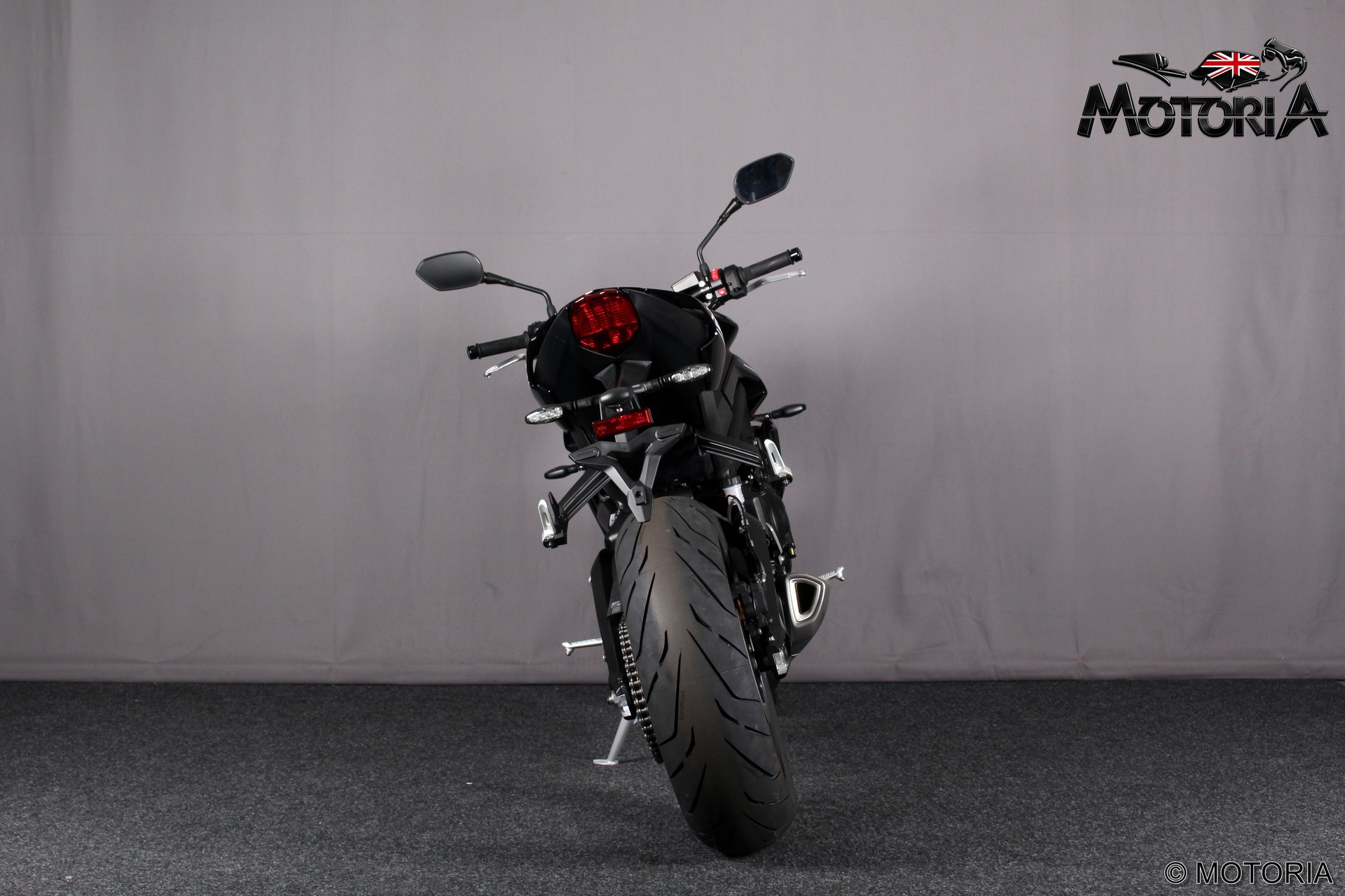 TRIUMPH Street Triple 765 R-showroom-element-3