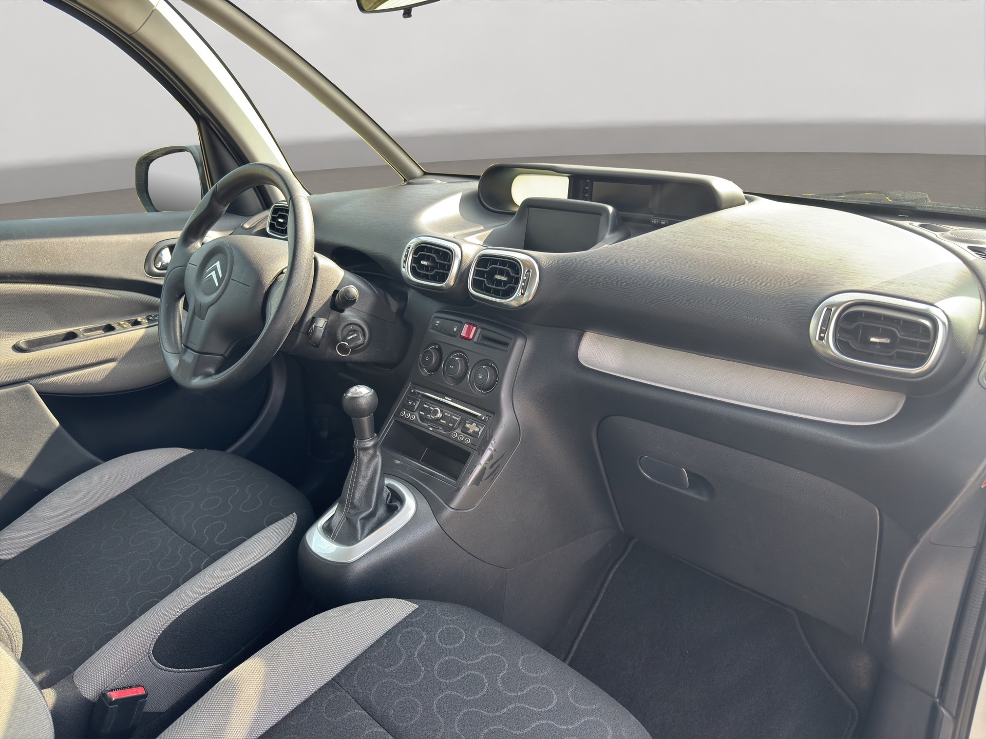 CITROEN C3 Picasso 1.6i 16V Swiss Style-image-8