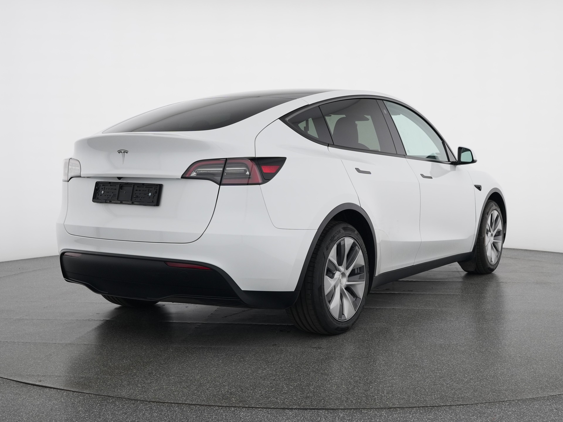 TESLA Model Y Rear-Wheel Drive-image-3