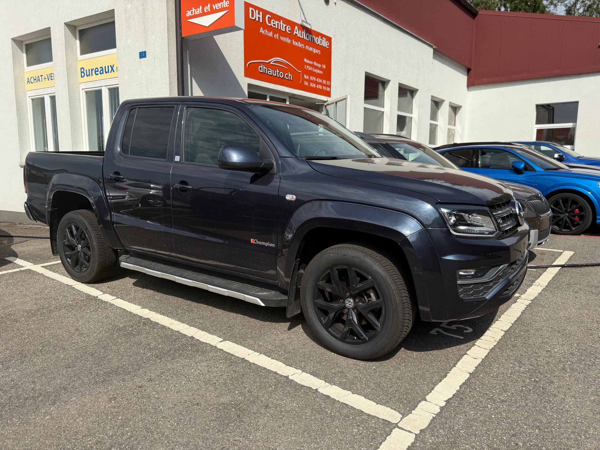 VW Amarok 3.0TDI Crossline 4Motion Automatic-image-2
