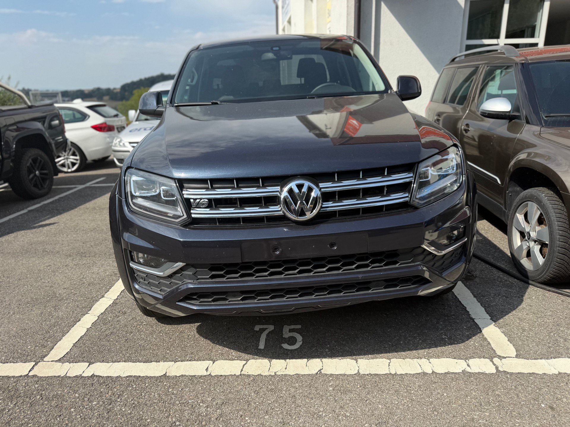 VW Amarok 3.0TDI Crossline 4Motion Automatic-image-1