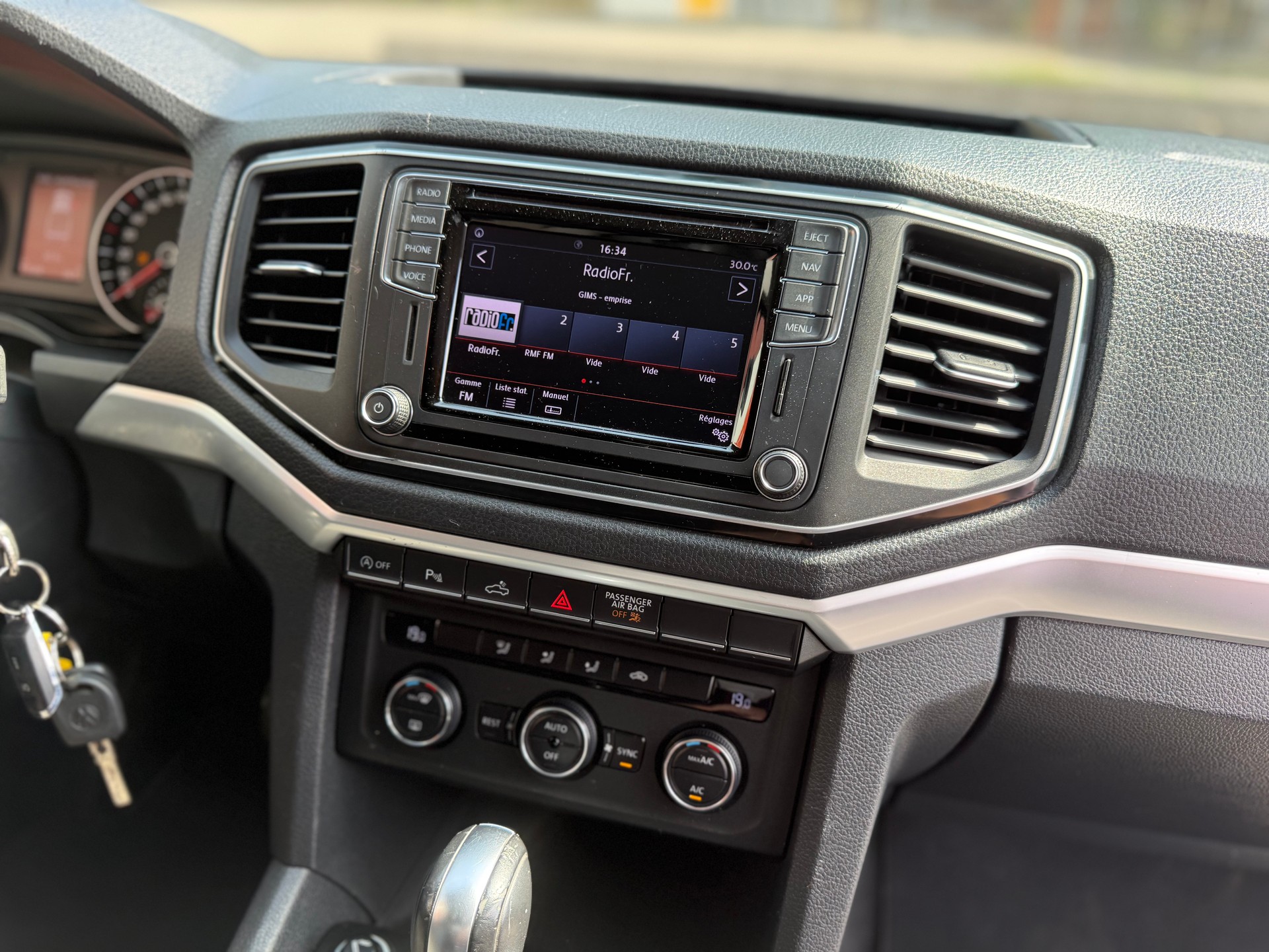 VW Amarok 3.0TDI Crossline 4Motion Automatic-image-6