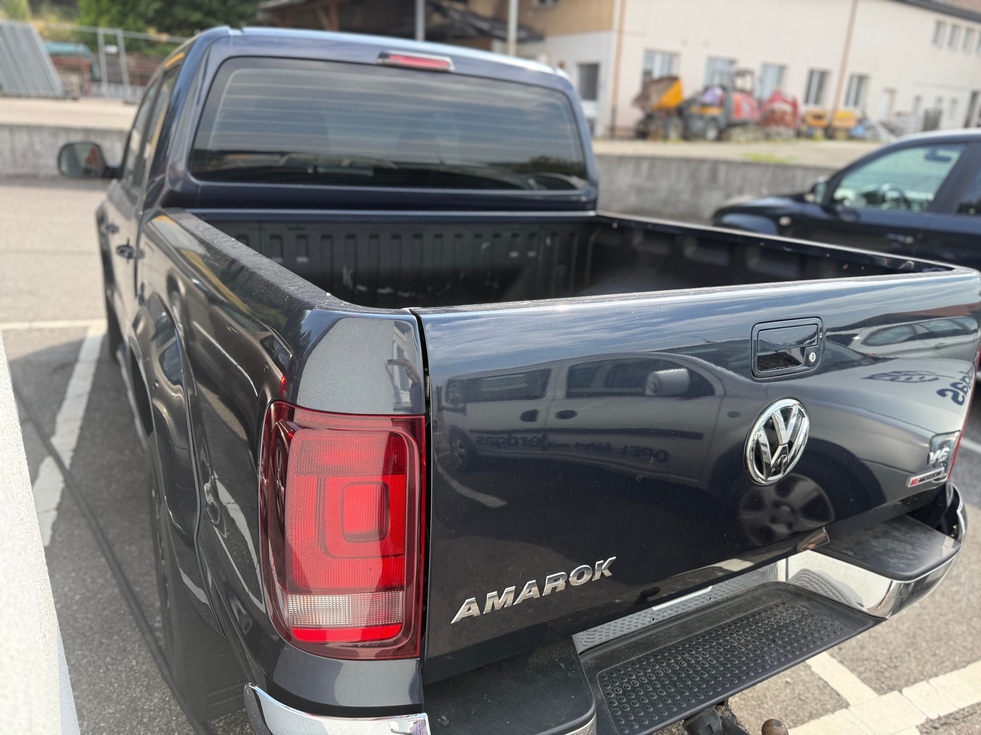 VW Amarok 3.0TDI Crossline 4Motion Automatic-image-4