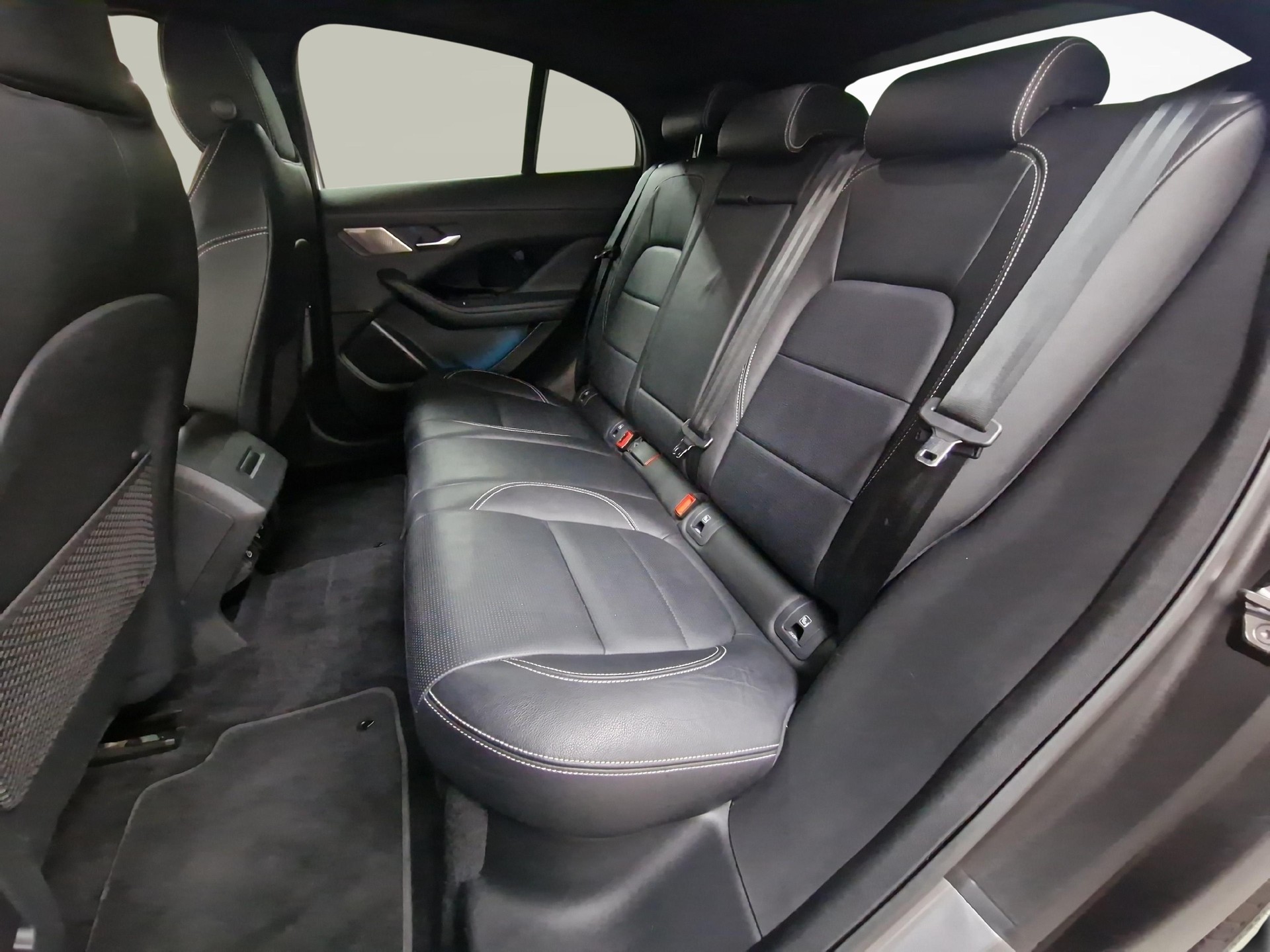 JAGUAR I-Pace EV400 SE AWD-image-10