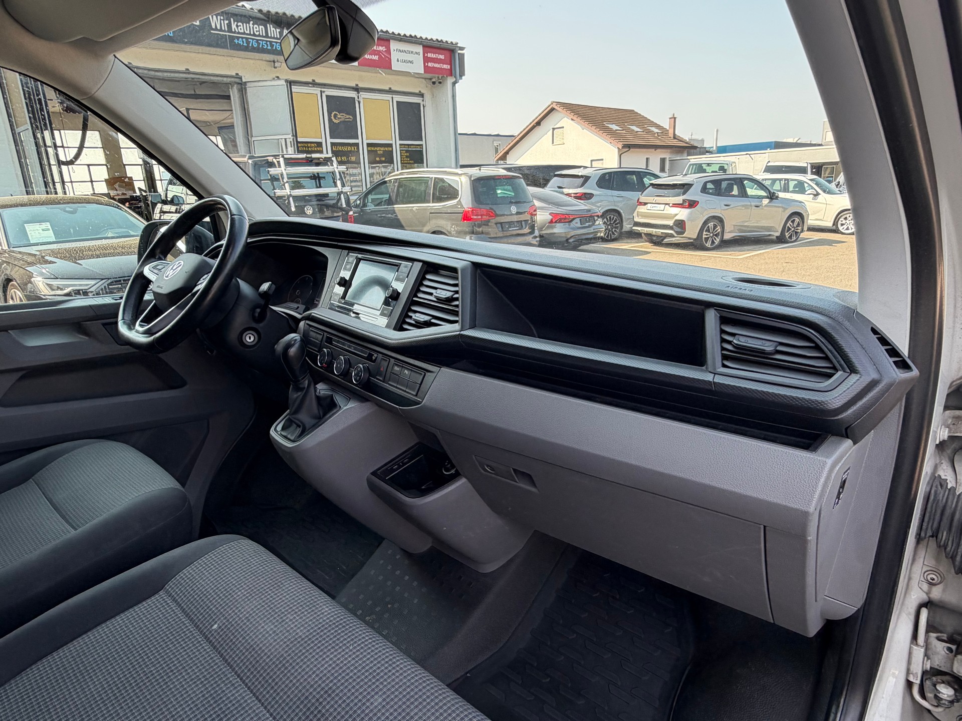 VW T6.1 2.0 TDI 4Motion DSG-image-9