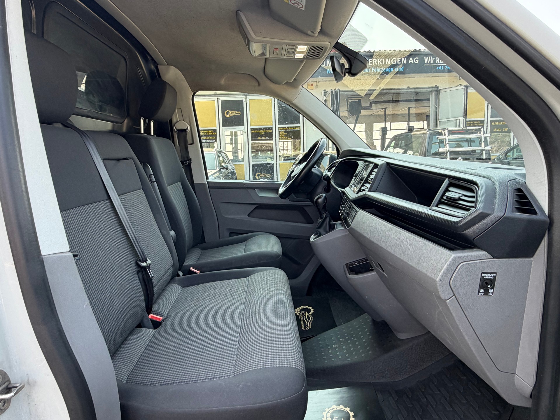 VW T6.1 2.0 TDI 4Motion DSG-image-10