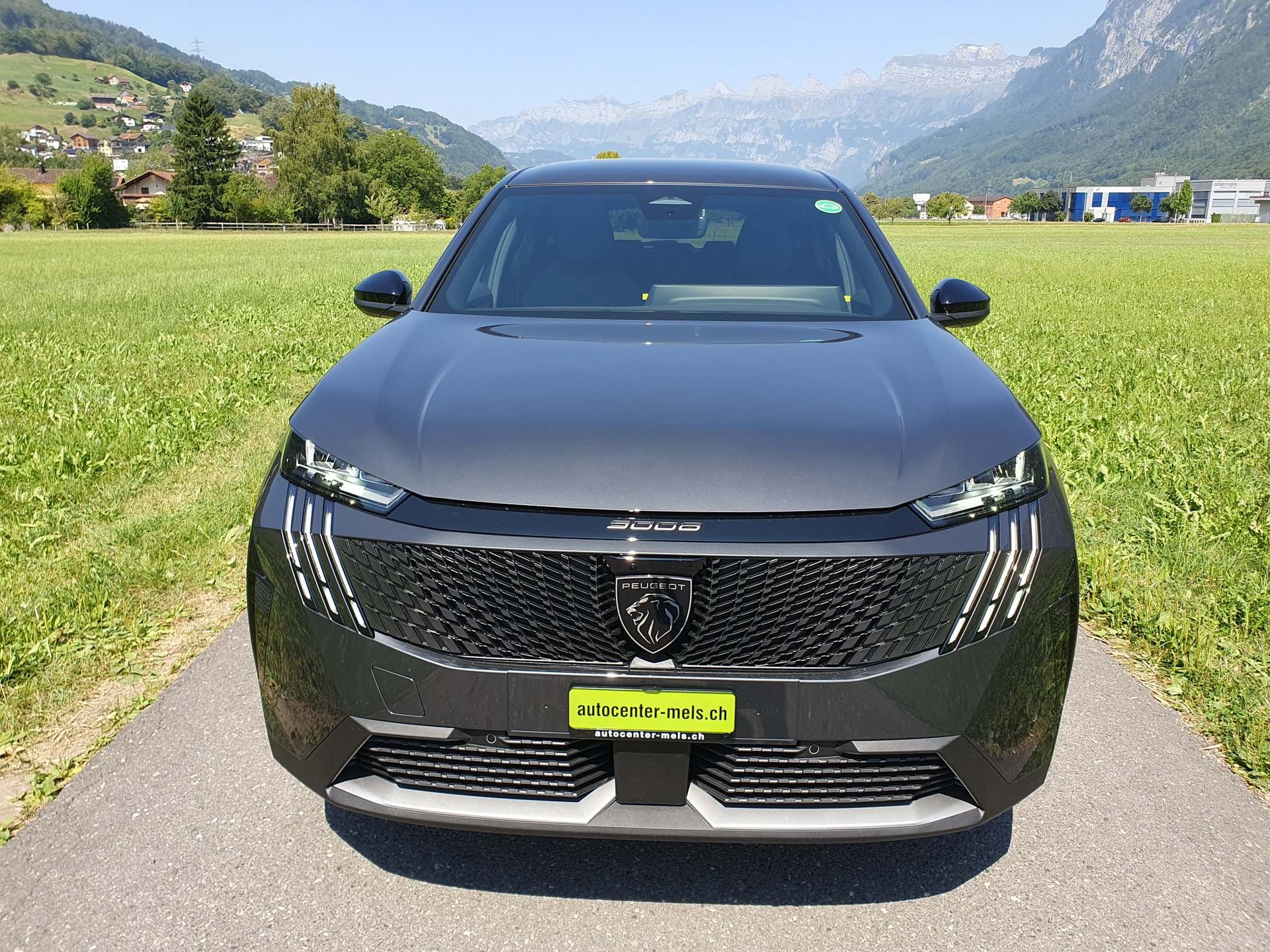 PEUGEOT 5008 e-Allure Premium 4x4-image-2