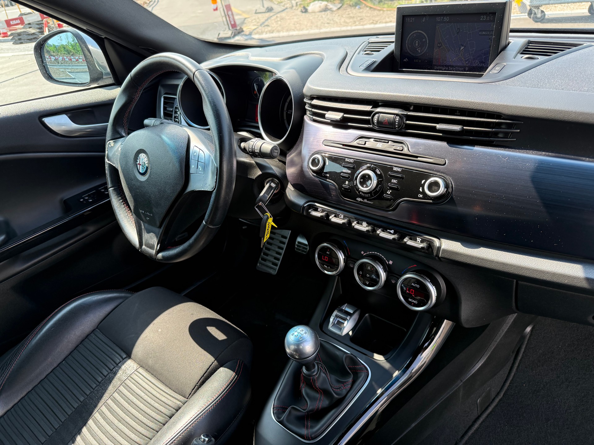 ALFA ROMEO Giulietta 2.0 JTDM Distinctive-image-9