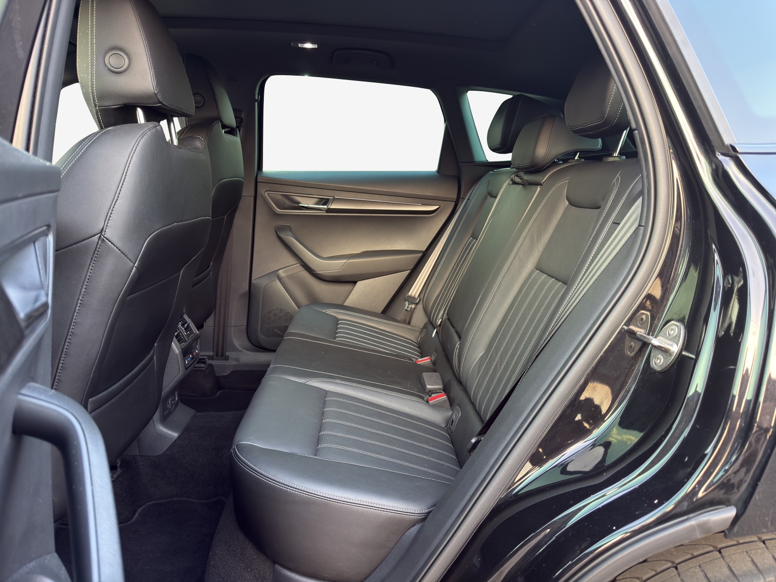 SKODA Karoq 2.0 TSI SportLine 4x4 DSG-image-11