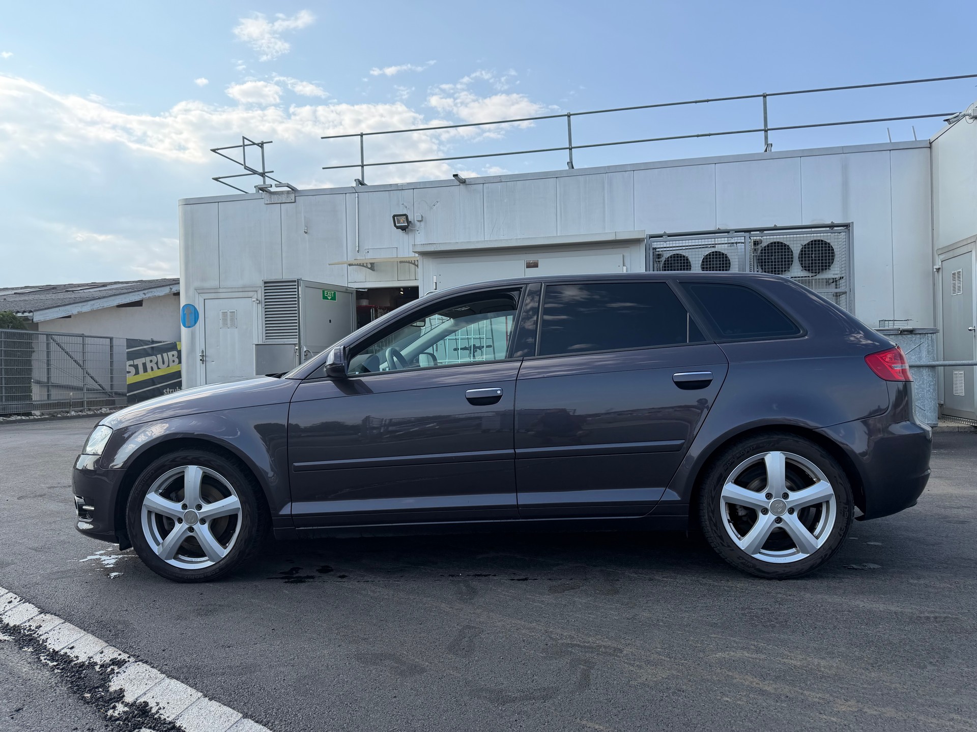 AUDI A3 Sportback 1.8 TFSI Attraction-image-8