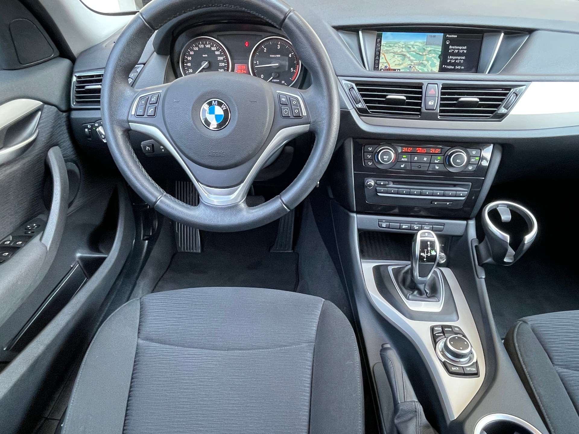 BMW X1 xDrive 18d Steptronic-image-9