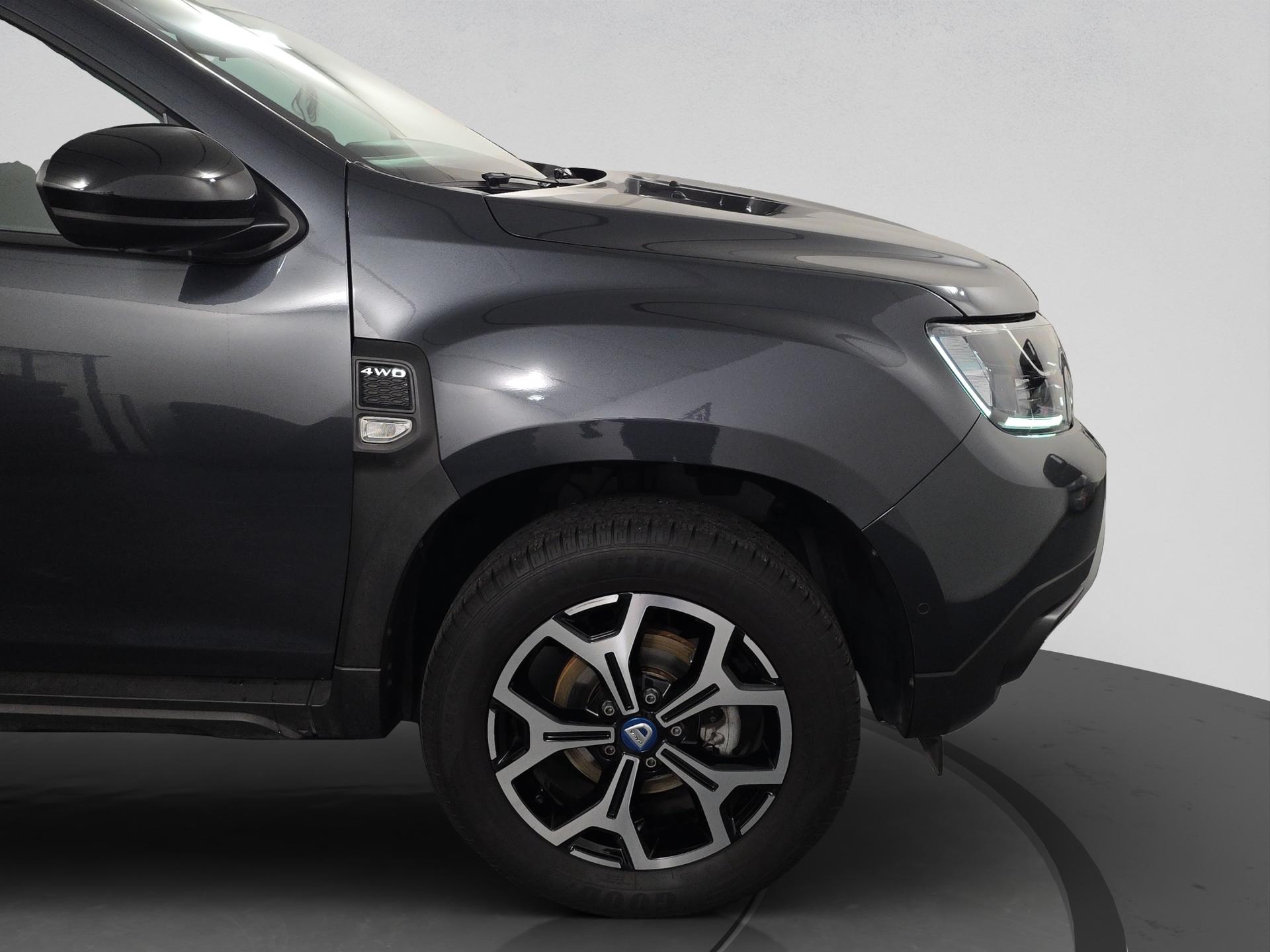 DACIA Duster TCe 150 Celebration 4x4-image-17