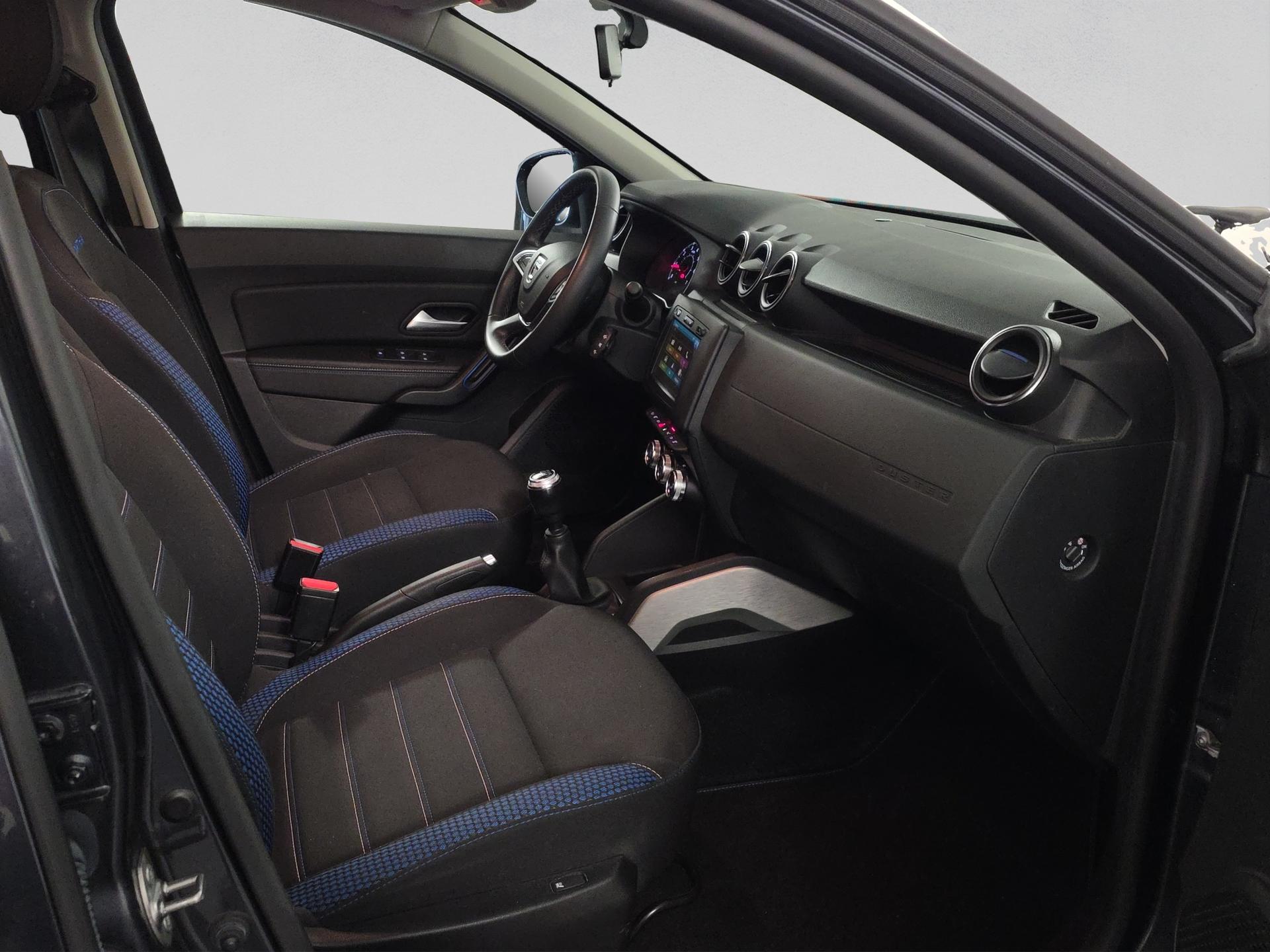 DACIA Duster TCe 150 Celebration 4x4-image-16