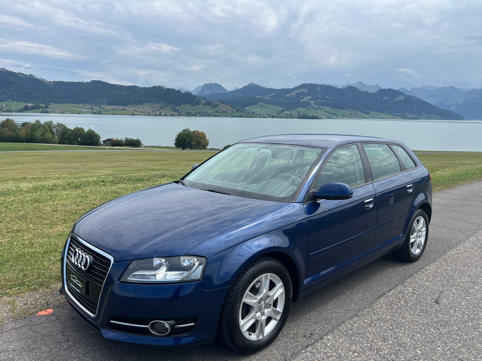 AUDI A3 Sportback 1.2 TFSI Attraction-image-0