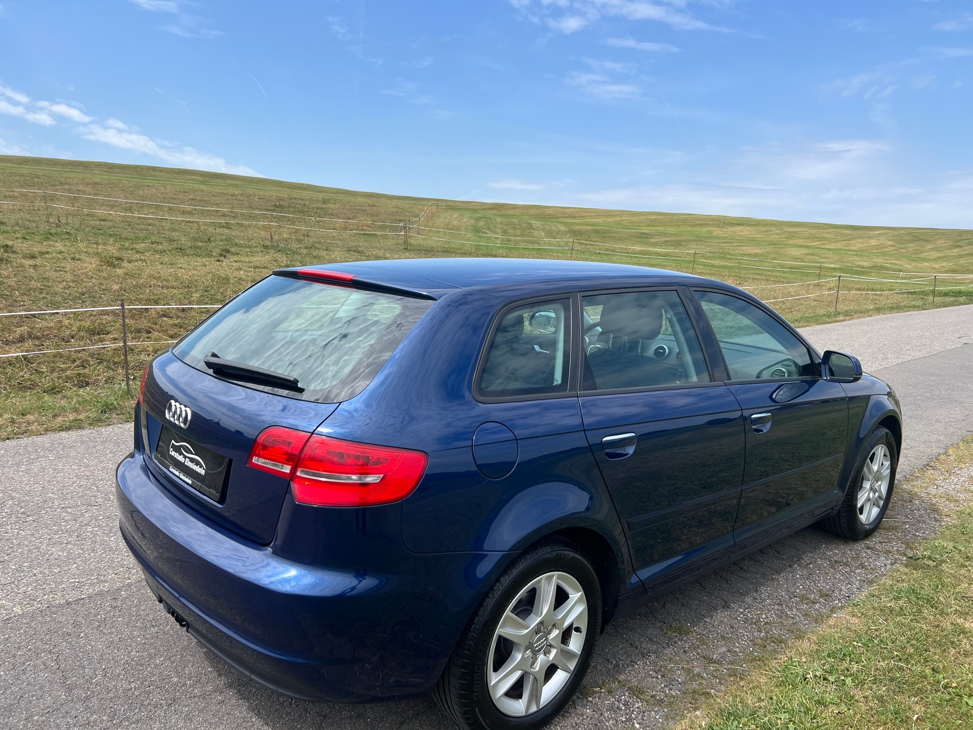AUDI A3 Sportback 1.2 TFSI Attraction-image-4