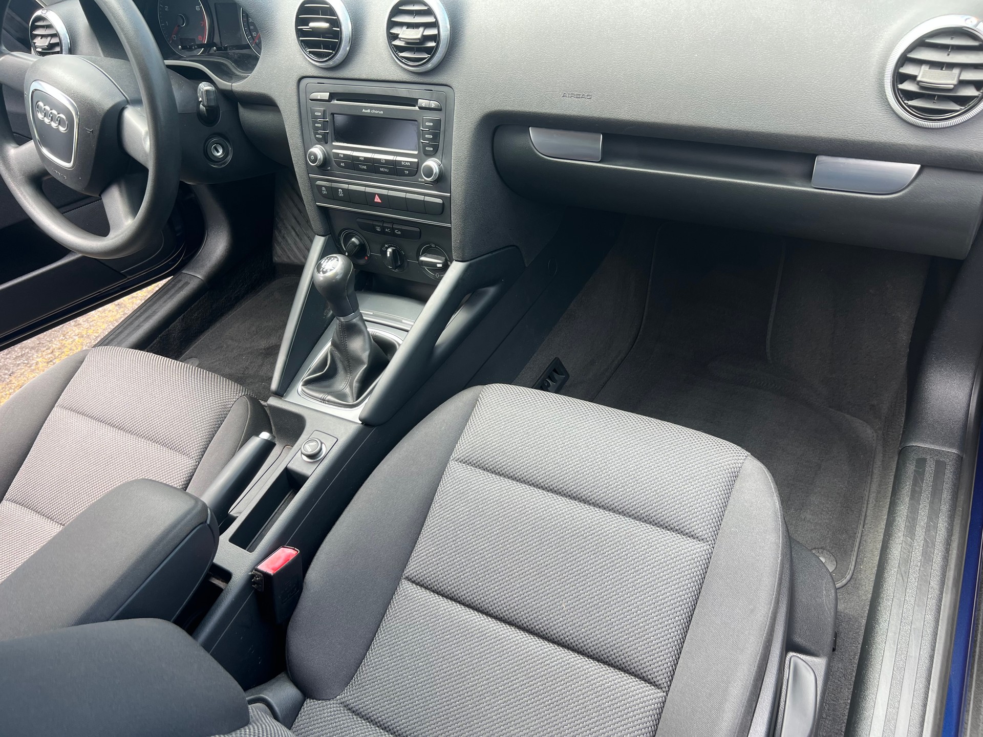 AUDI A3 Sportback 1.2 TFSI Attraction-image-7