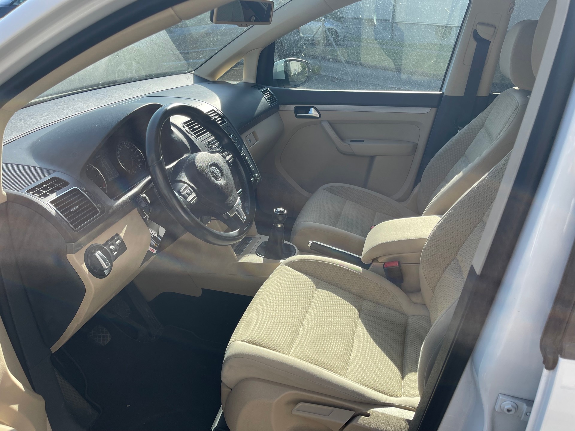 VW Touran 1.6 TDI BlueMotion Technology Trendline-image-7
