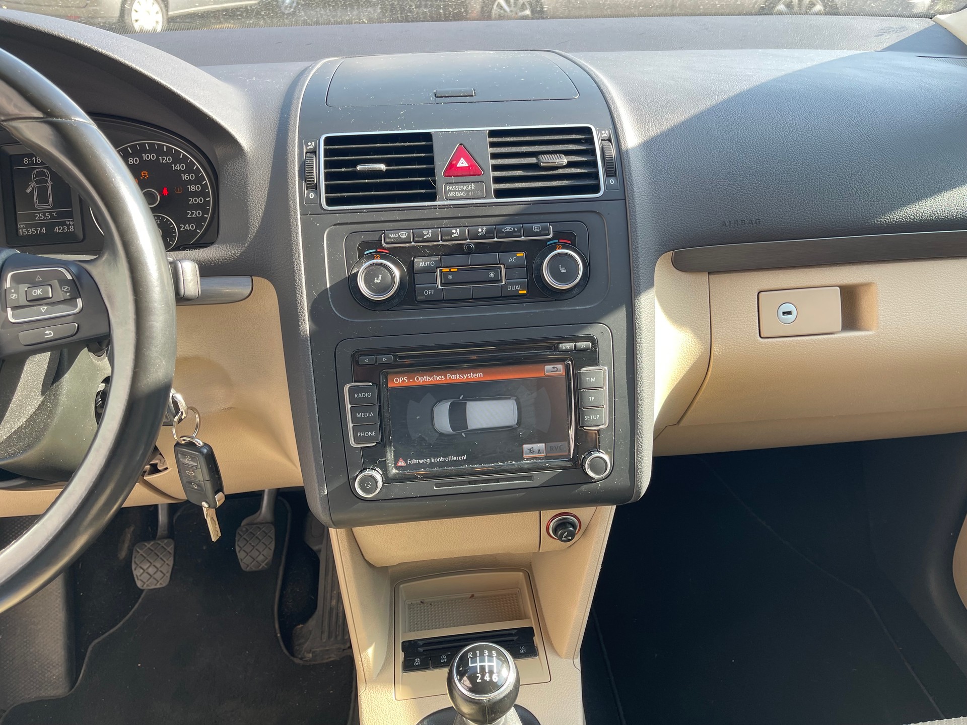 VW Touran 1.6 TDI BlueMotion Technology Trendline-image-10