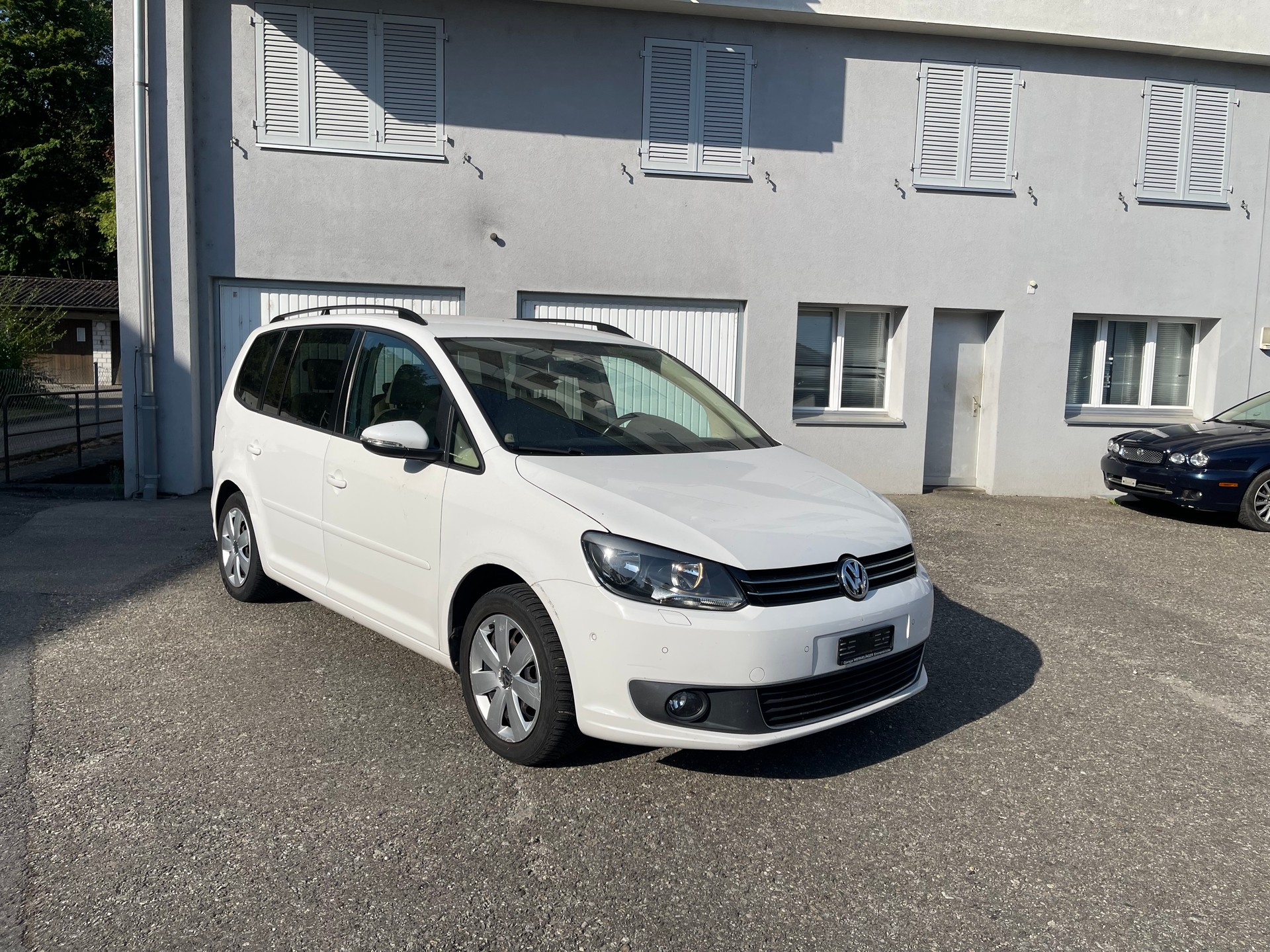 VW Touran 1.6 TDI BlueMotion Technology Trendline-image-6