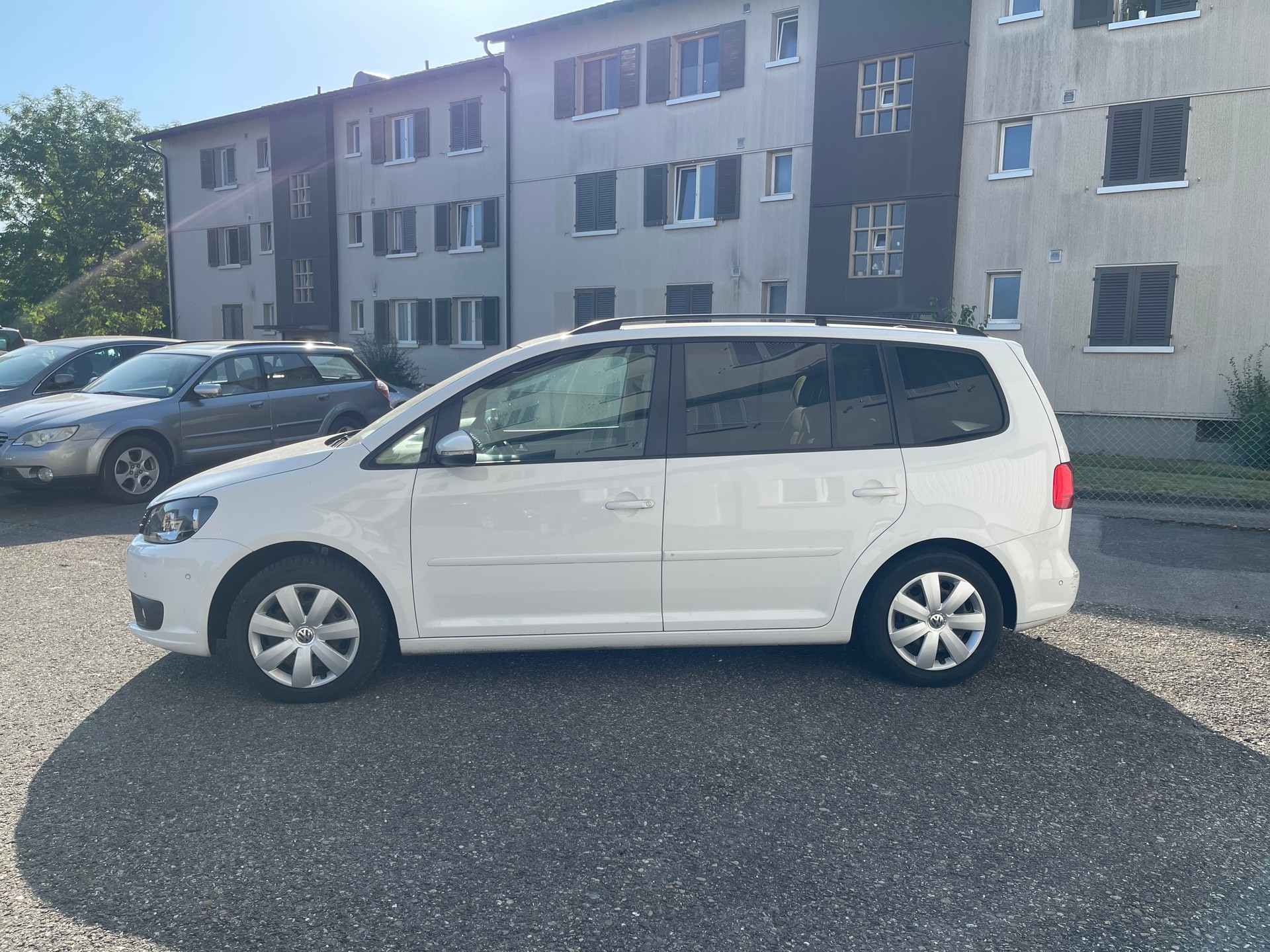 VW Touran 1.6 TDI BlueMotion Technology Trendline-image-1