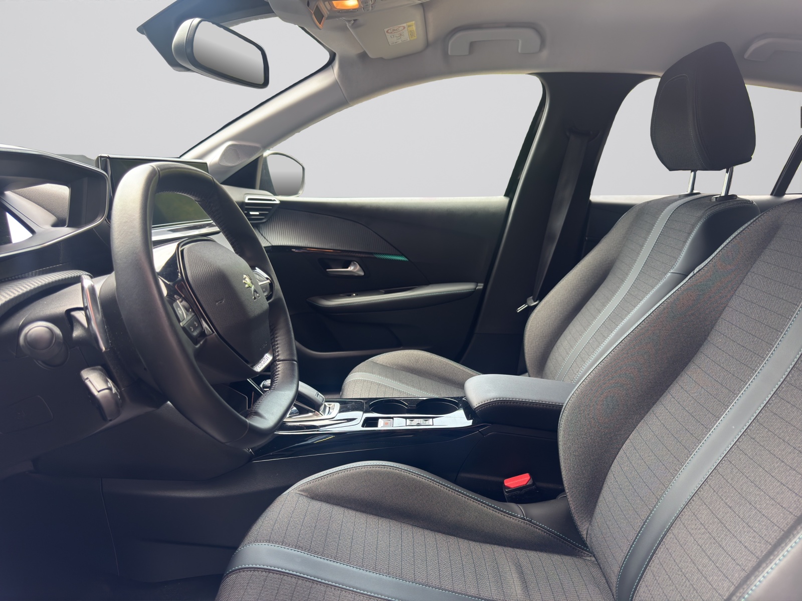 PEUGEOT 208 1.2 PureT All.P. EAT8-image-13