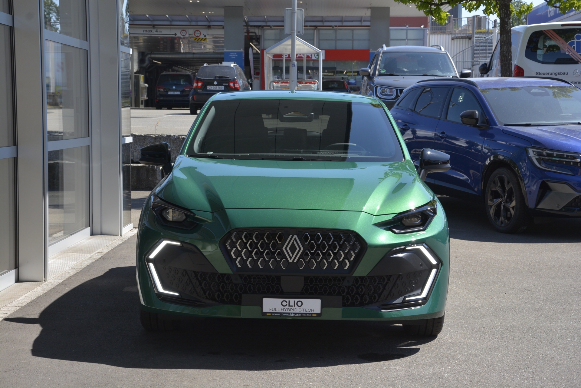 RENAULT CLIO techno full hybrid E-Tech 160-image-1