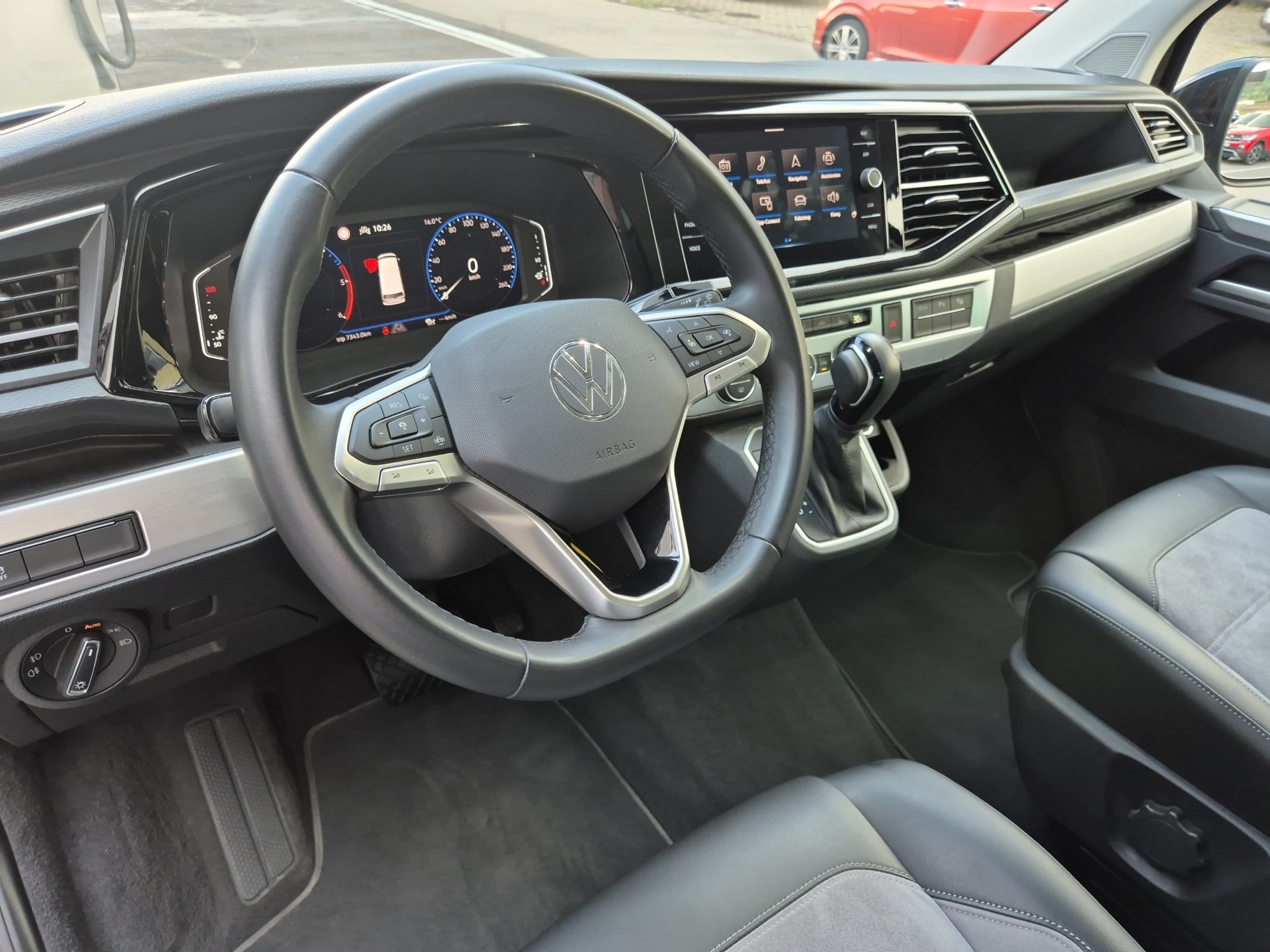 VW T6.1 Multivan 2.0 Bi-TDI Comfortline 4Motion DSG-image-10