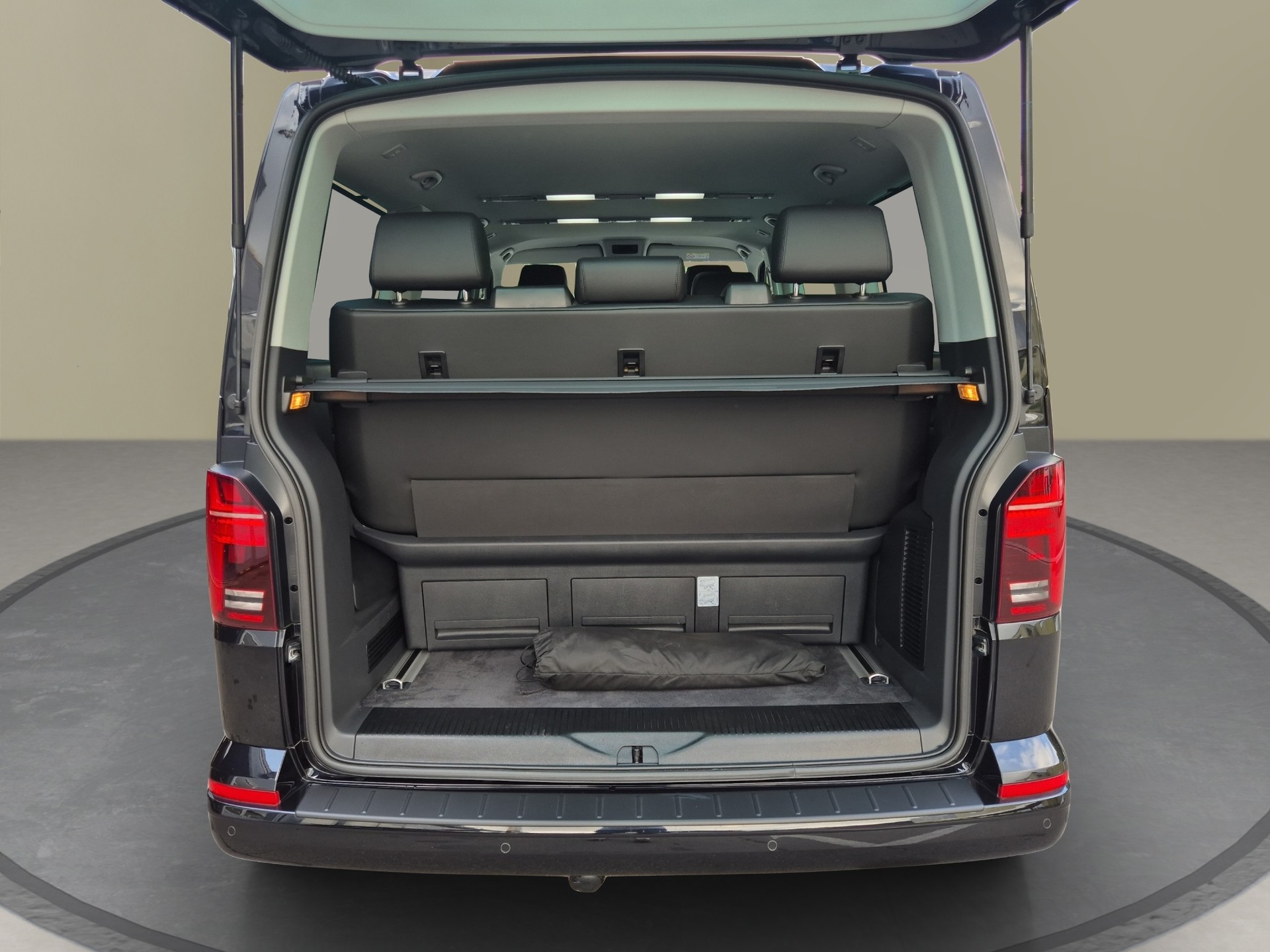 VW T6.1 Multivan 2.0 Bi-TDI Comfortline 4Motion DSG-image-23
