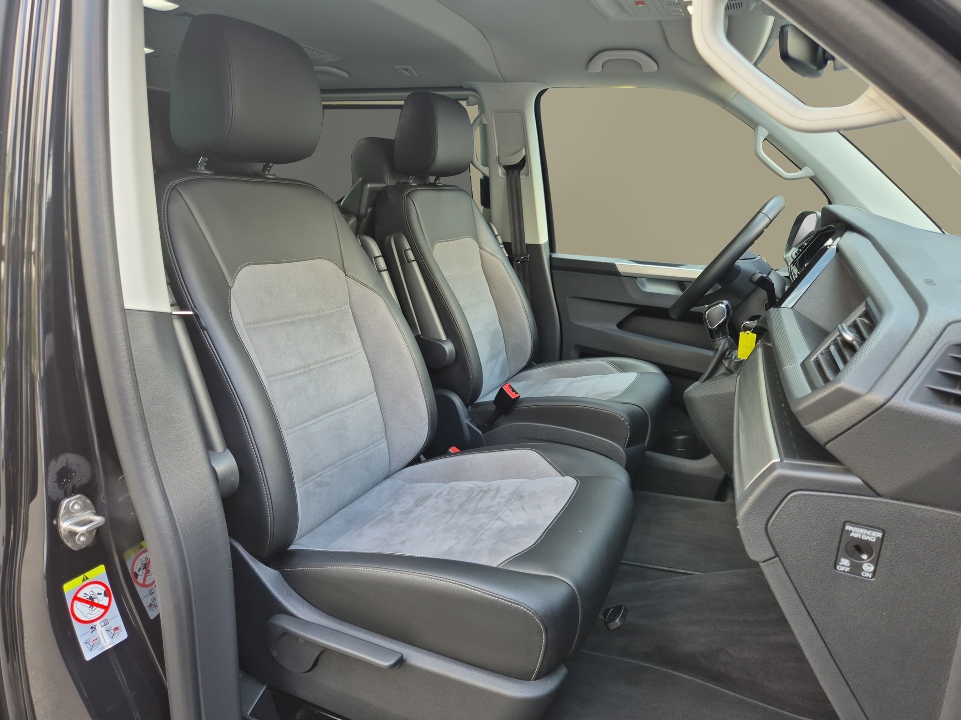 VW T6.1 Multivan 2.0 Bi-TDI Comfortline 4Motion DSG-image-16