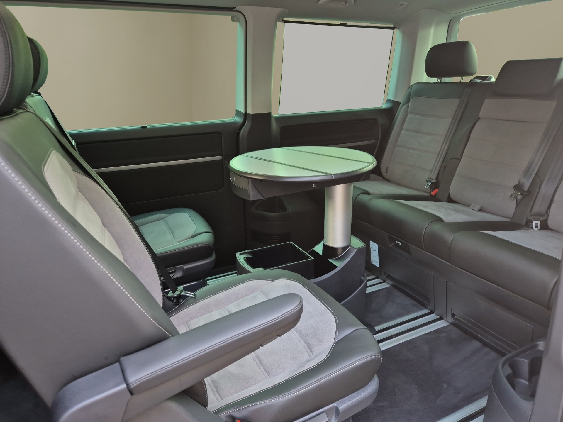 VW T6.1 Multivan 2.0 Bi-TDI Comfortline 4Motion DSG-image-14