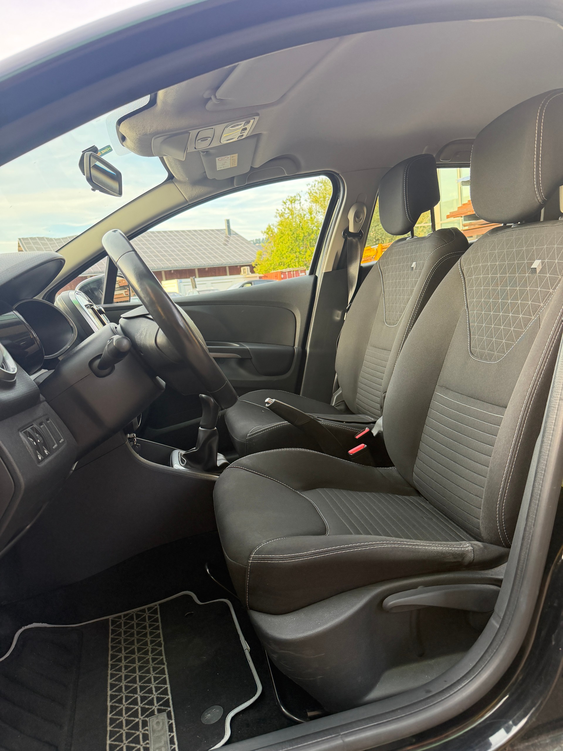 RENAULT Clio Grandtour 1.2 16V Expression-image-8