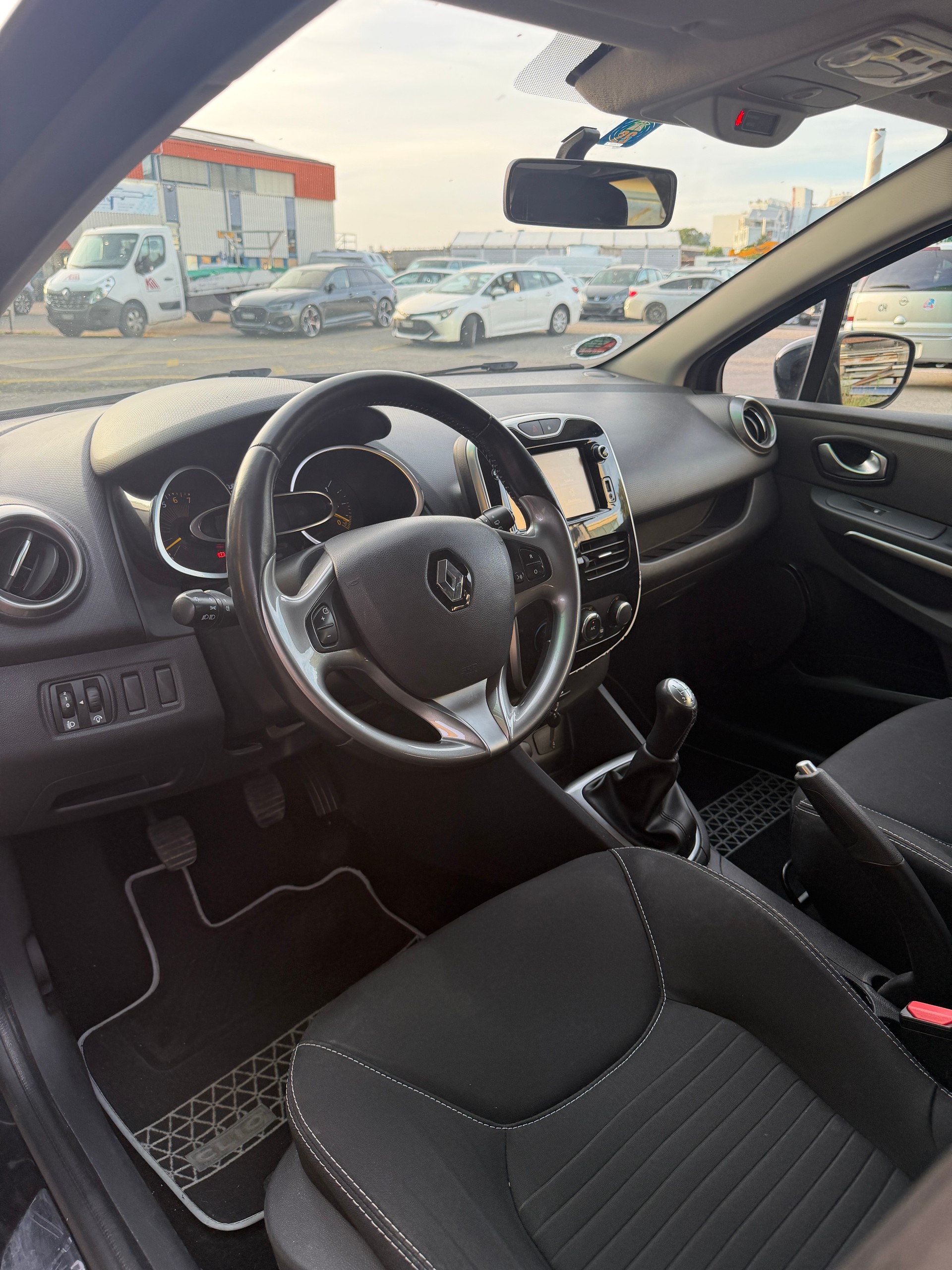 RENAULT Clio Grandtour 1.2 16V Expression-image-10