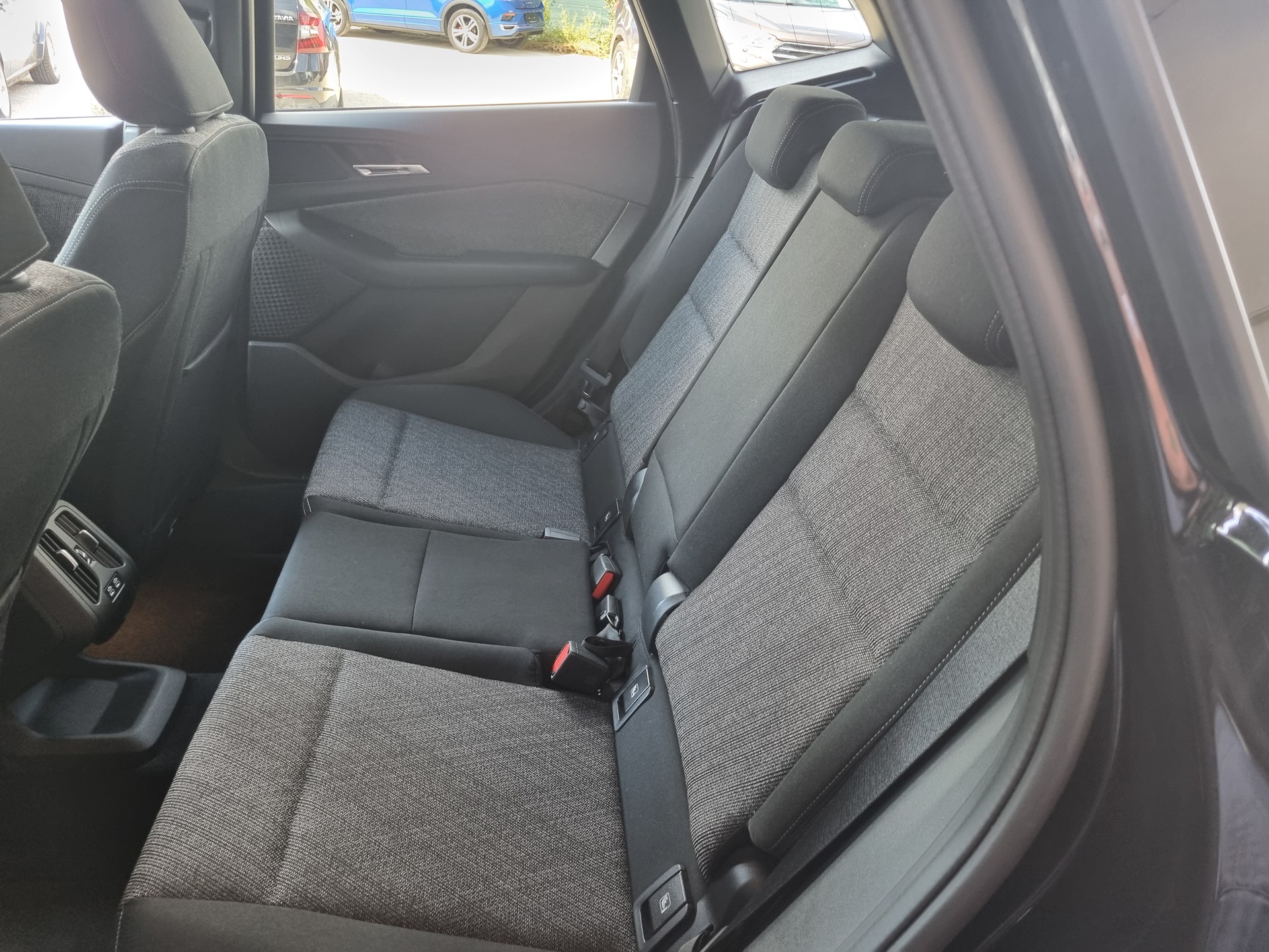 BMW 218i Active Tourer DKG-image-8