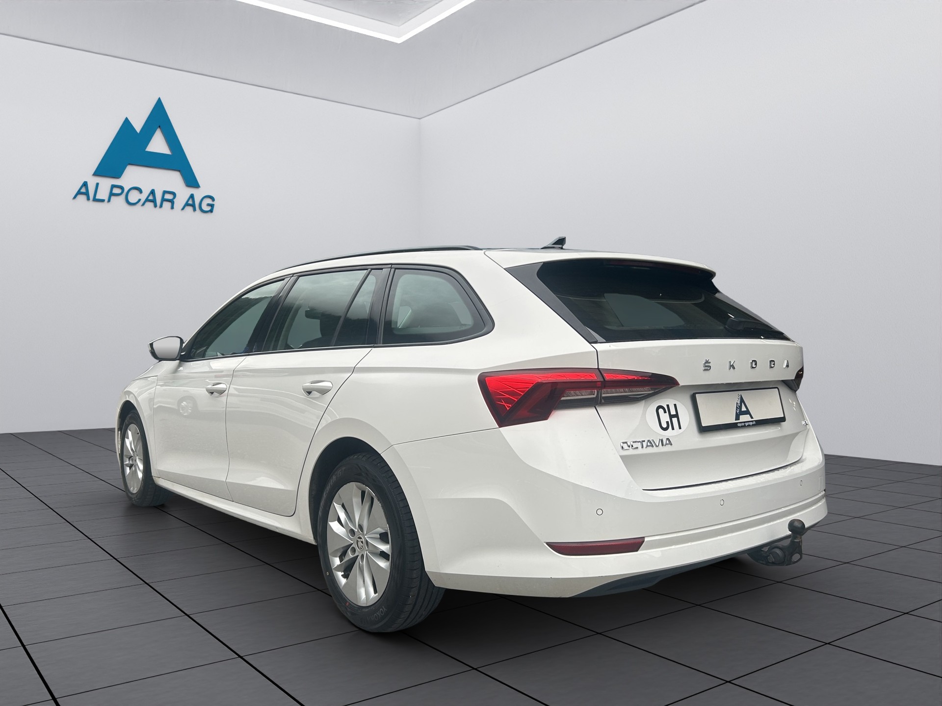 SKODA Octavia Combi 2.0 TDI DSG Ambition 4x4-image-4