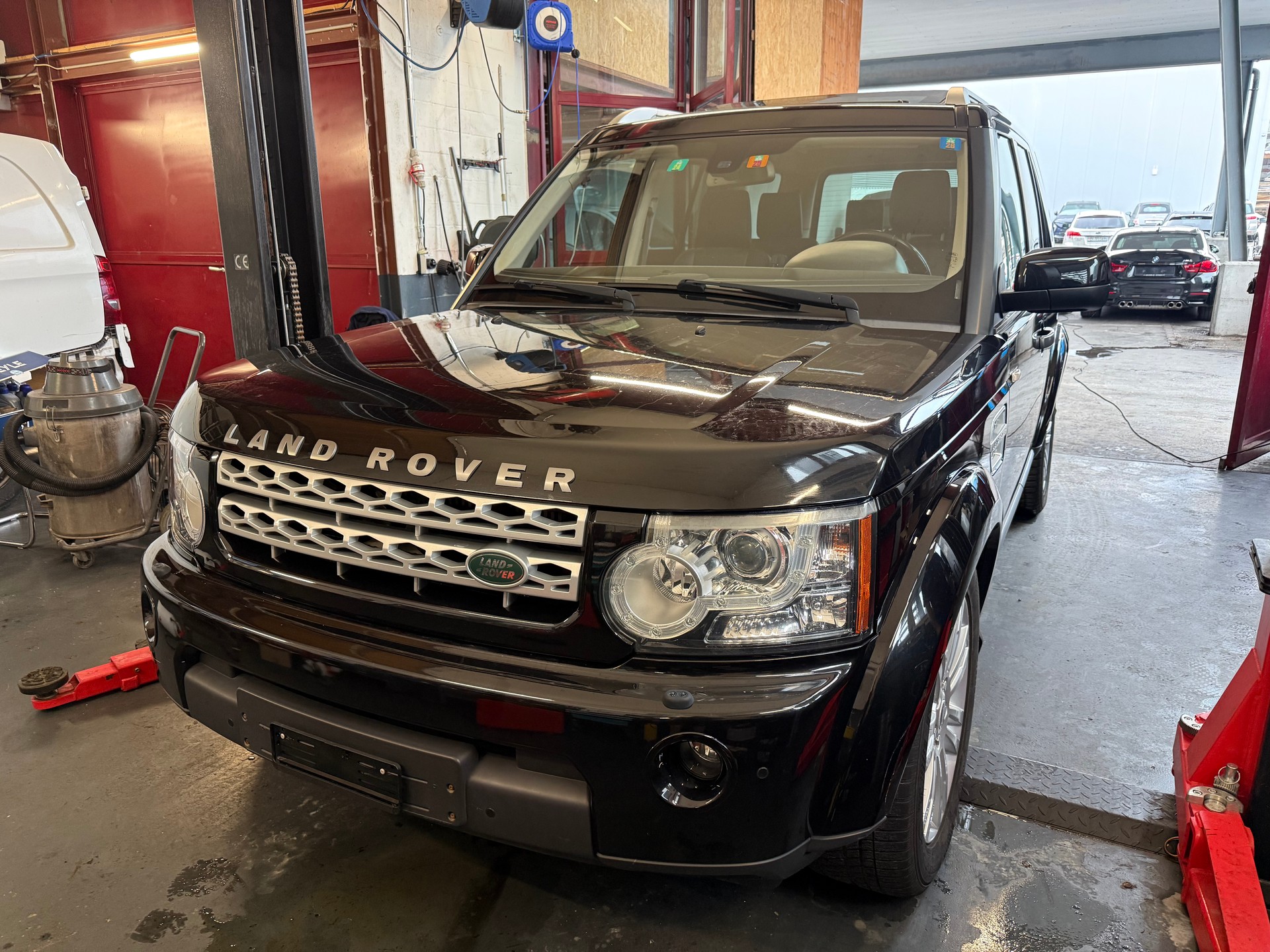 LAND ROVER DISCOVERY-image-0