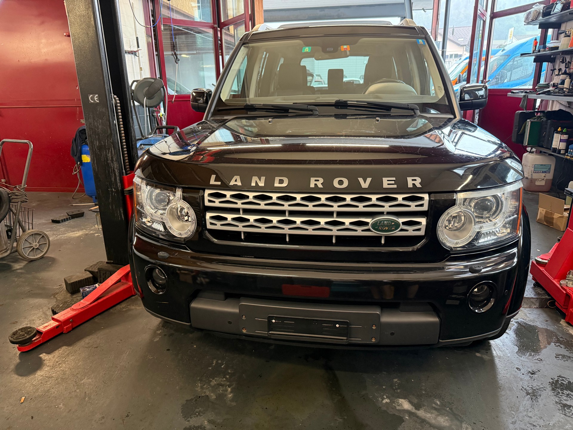 LAND ROVER DISCOVERY-image-1