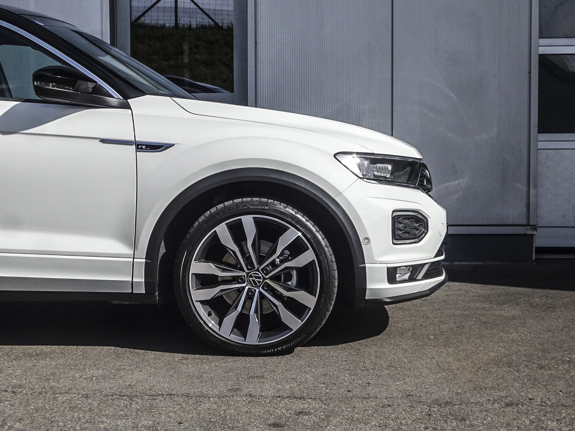 VW T-Roc 2.0 TSI R-Line DSG 4Motion // CH-Fahrzeug // Blackstyle Packet // Top Fahrzeug...-image-3