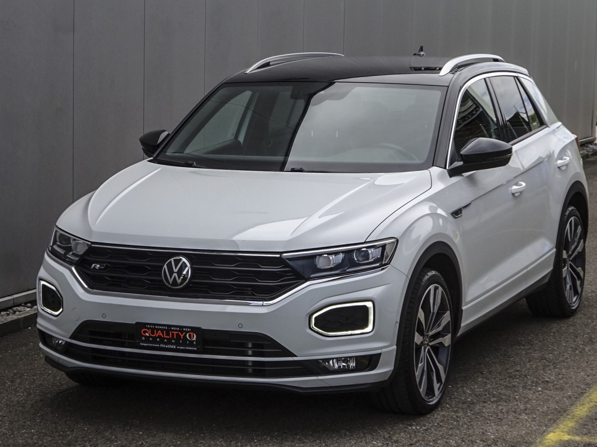 VW T-Roc 2.0 TSI R-Line DSG 4Motion // CH-Fahrzeug // Blackstyle Packet // Top Fahrzeug...-image-1