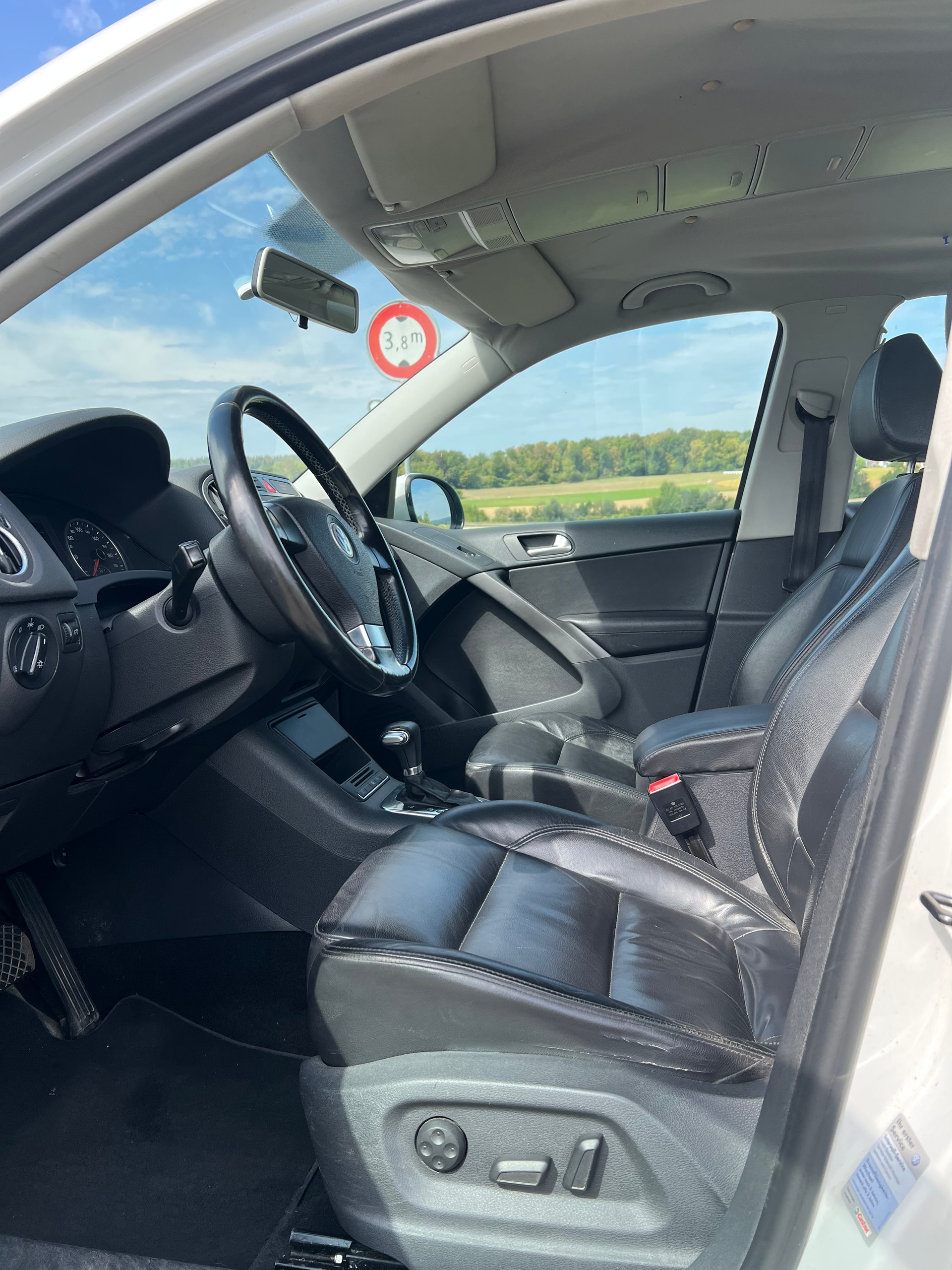 VW Tiguan 2.0 TDI Sport&Style Tiptronic-image-9