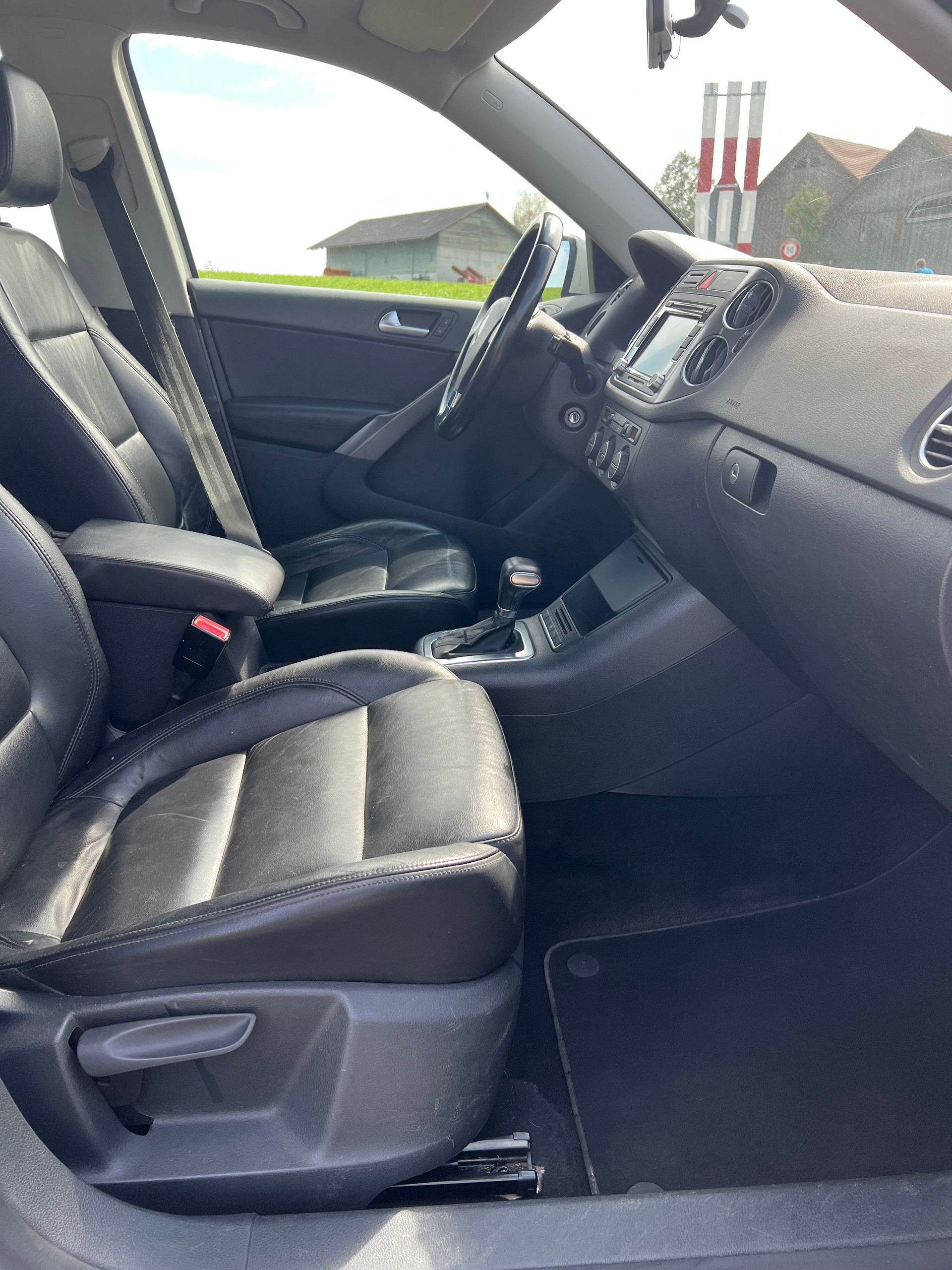 VW Tiguan 2.0 TDI Sport&Style Tiptronic-image-15