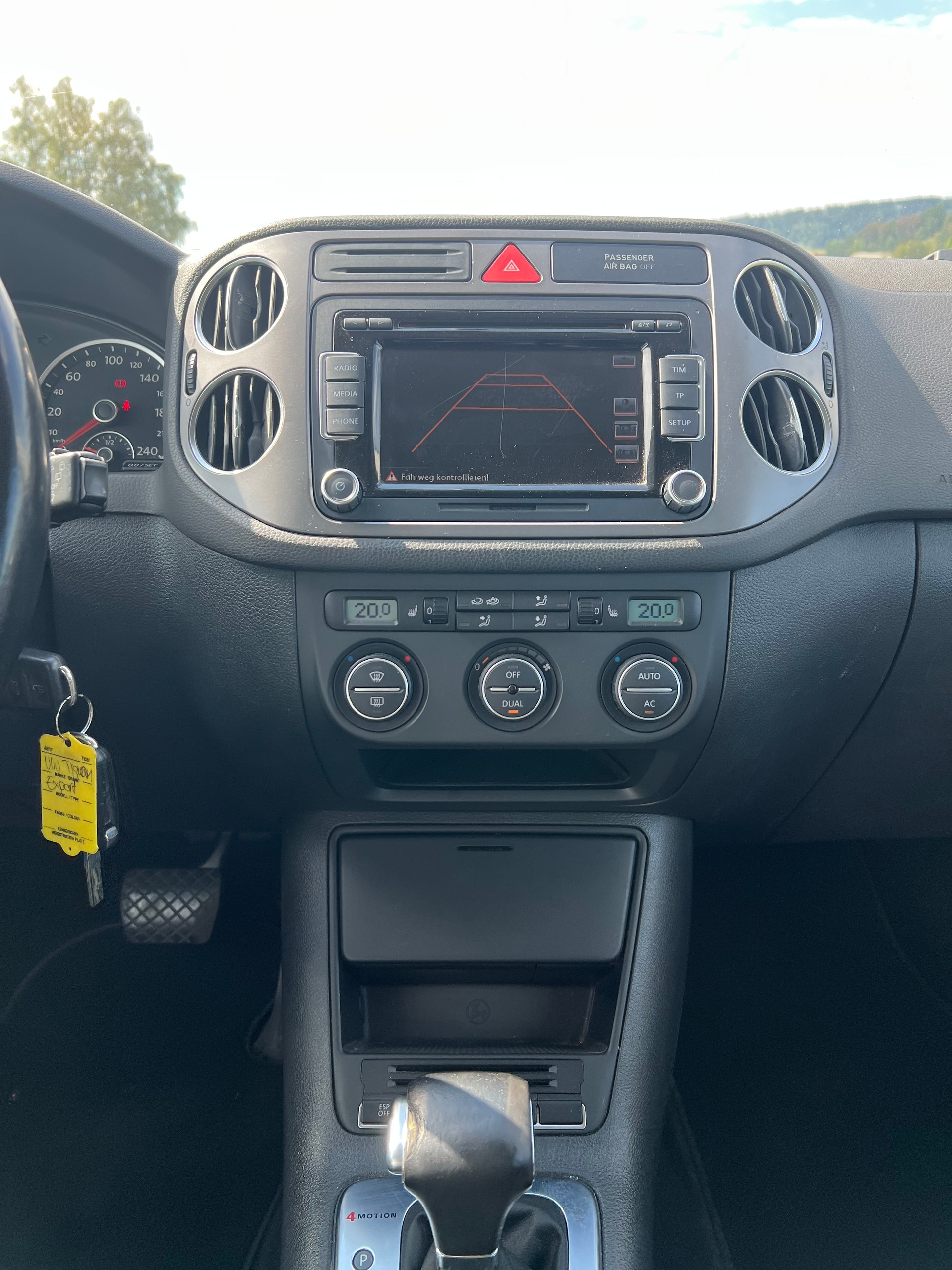 VW Tiguan 2.0 TDI Sport&Style Tiptronic-image-11